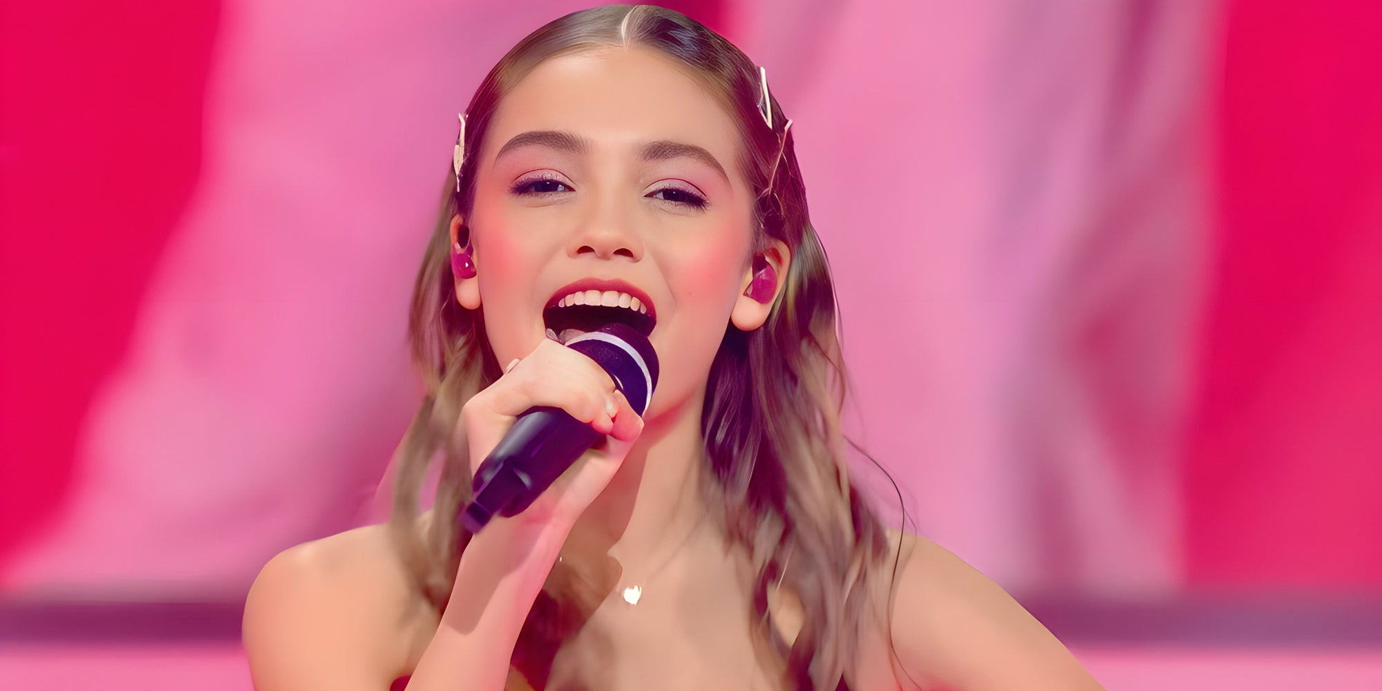 Zoé Clauzure, ancienne participante de "The Voice Kids" et protégée du rappeur Soprano, est la grande gagnante de l'Eurovision Junior 2023.