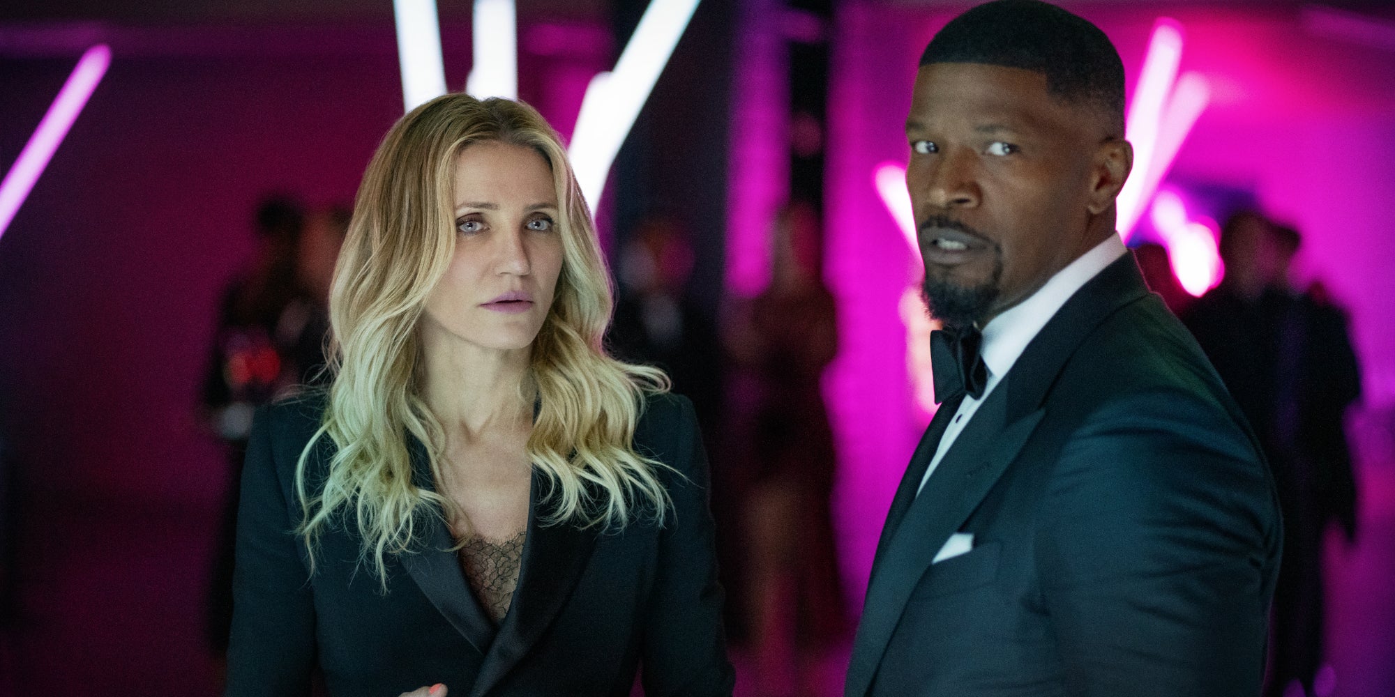 Cameron Diaz (Emily) et Jamie Foxx (Matt) partagent l'affiche de la comédie d'action "Back in Action", disponible dès maintenant sur Netflix ! 