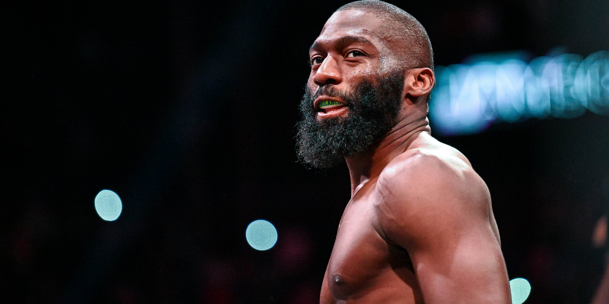 Cédric Doumbè quelques secondes avant son combat face à Baki, le 7 mars 2024 à l'Accor Arena (Paris).