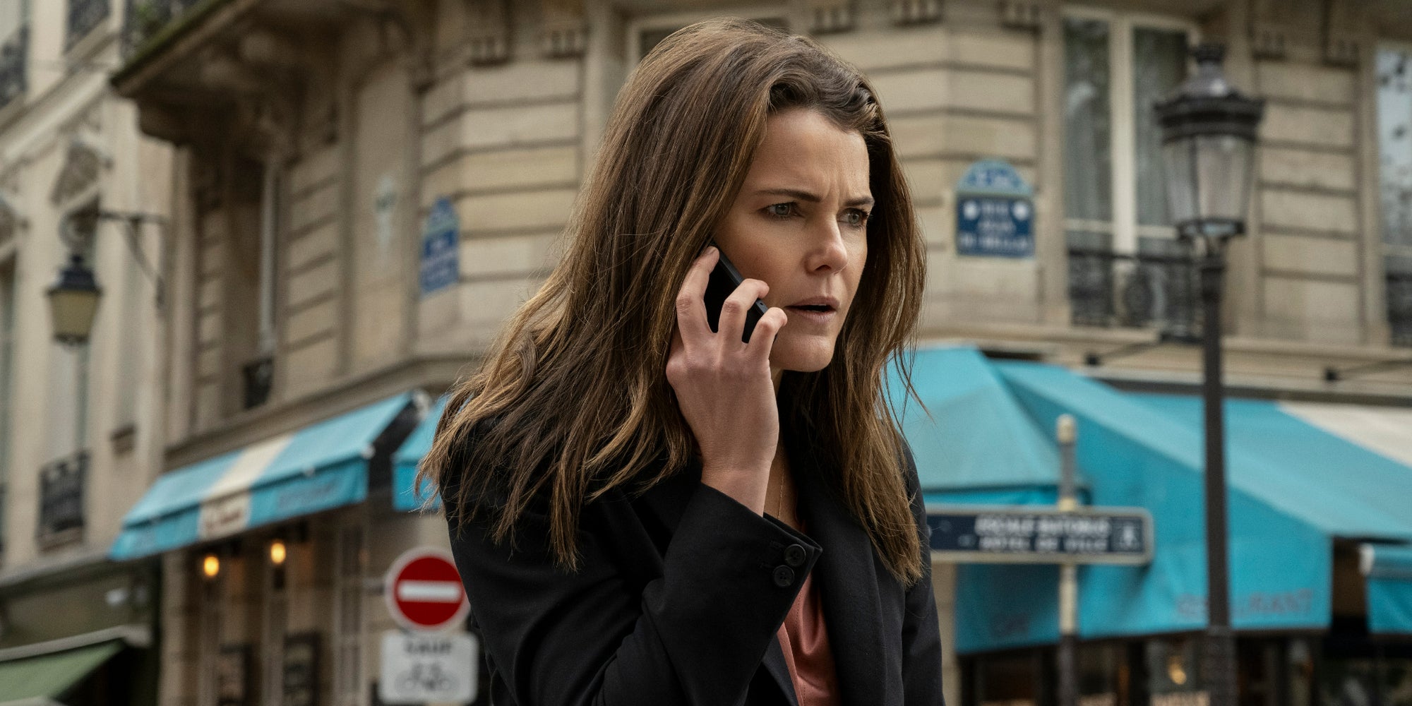 Kate Wyler incarnée par l'actrice Keri Russell dans la série ''La Diplomate'', disponible sur Netflix.