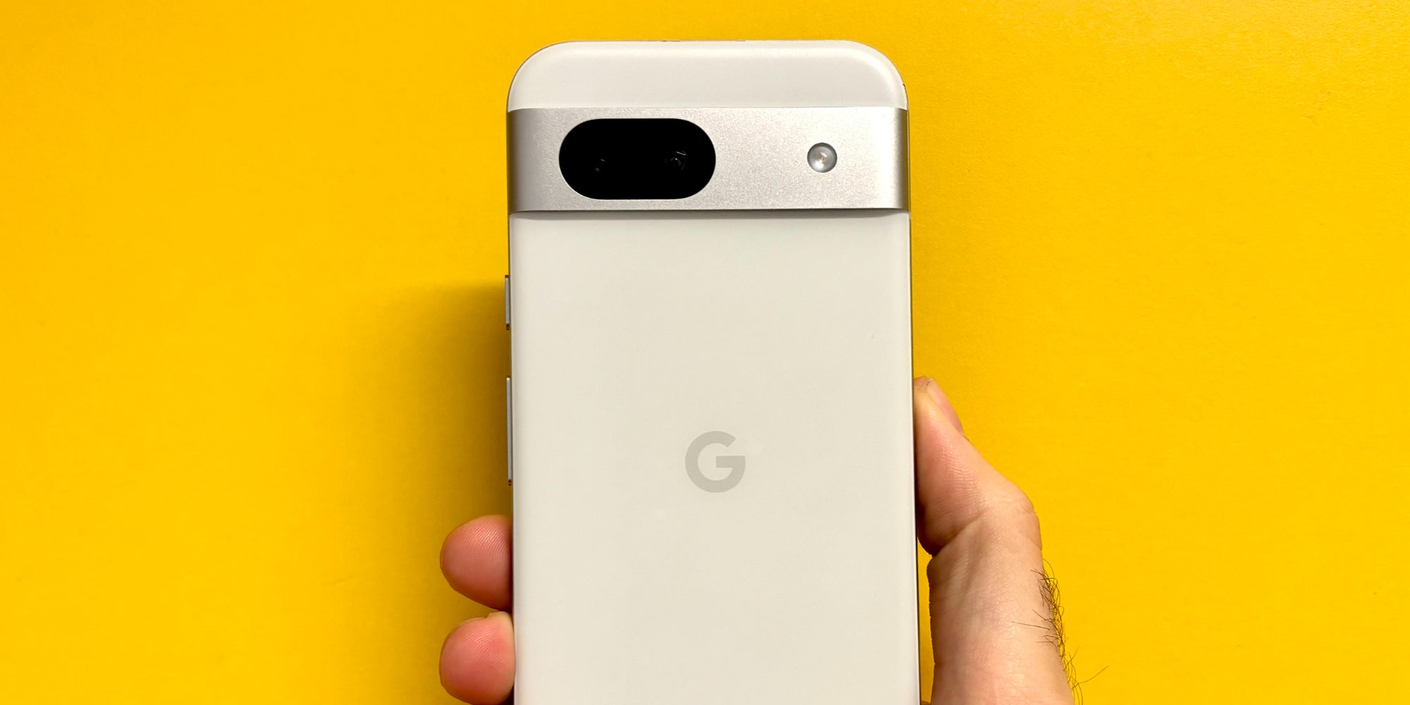 Le futur Google Pixel 9a arborera-t-il un design bien différent de son prédécesseur, le Pixel 8a (en photo) ?