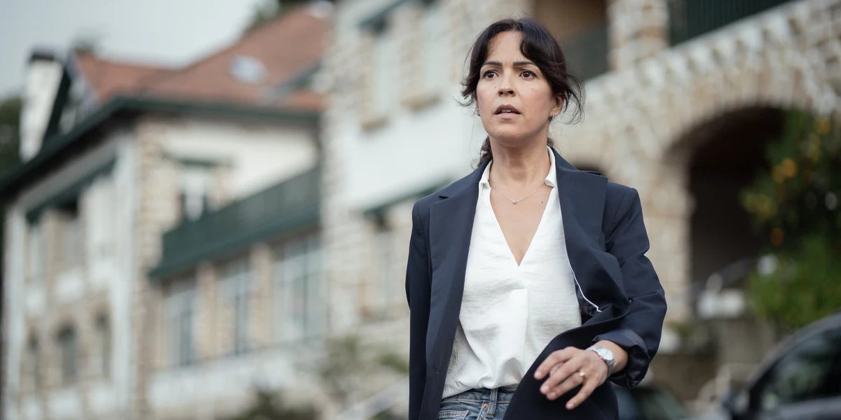 Verónica Sánchez incarne Ángela Rekarte Tomasena dans la mini-série "Ángela" sur Netflix.