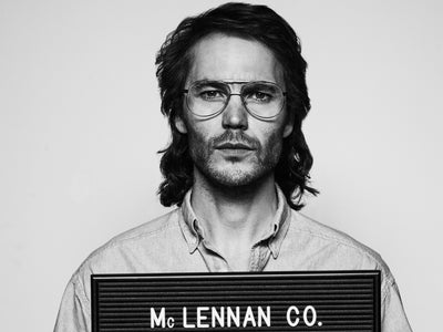 Qui est Taylor Kitsch, l’acteur qui joue un dangereux gourou dans Waco ?