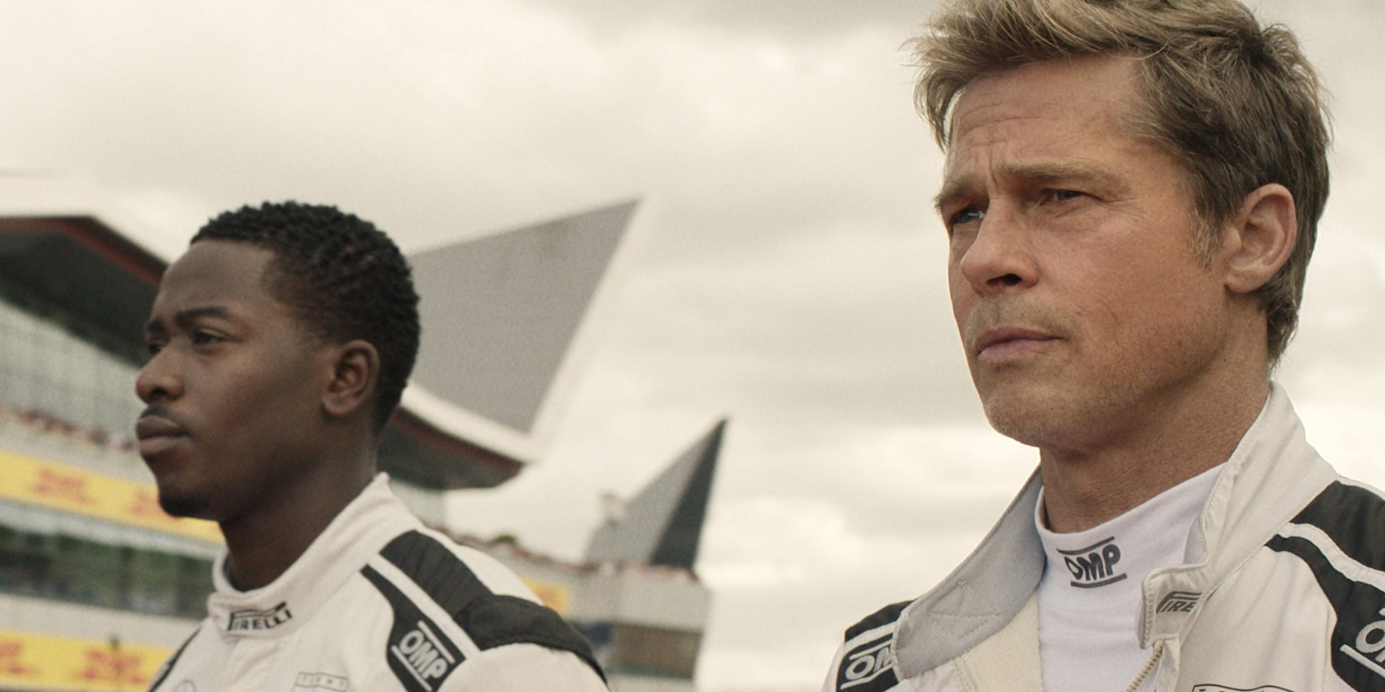 Damson Idris et Brad Pitt dans ''F1 le film'', à découvrir au cinéma dès maintenant.