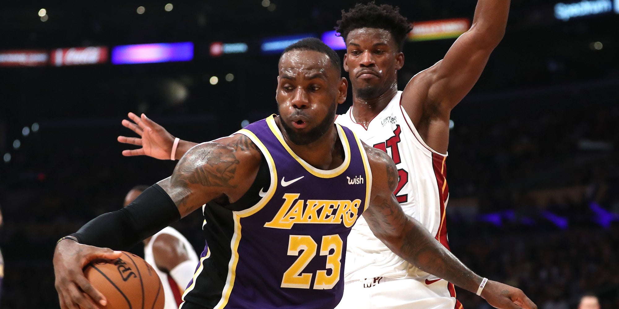 LeBron James et Jimmy Butler lors d'une précédente rencontre LA Lakers - Miami Heat, à Los Angeles le 8 novembre 2019.