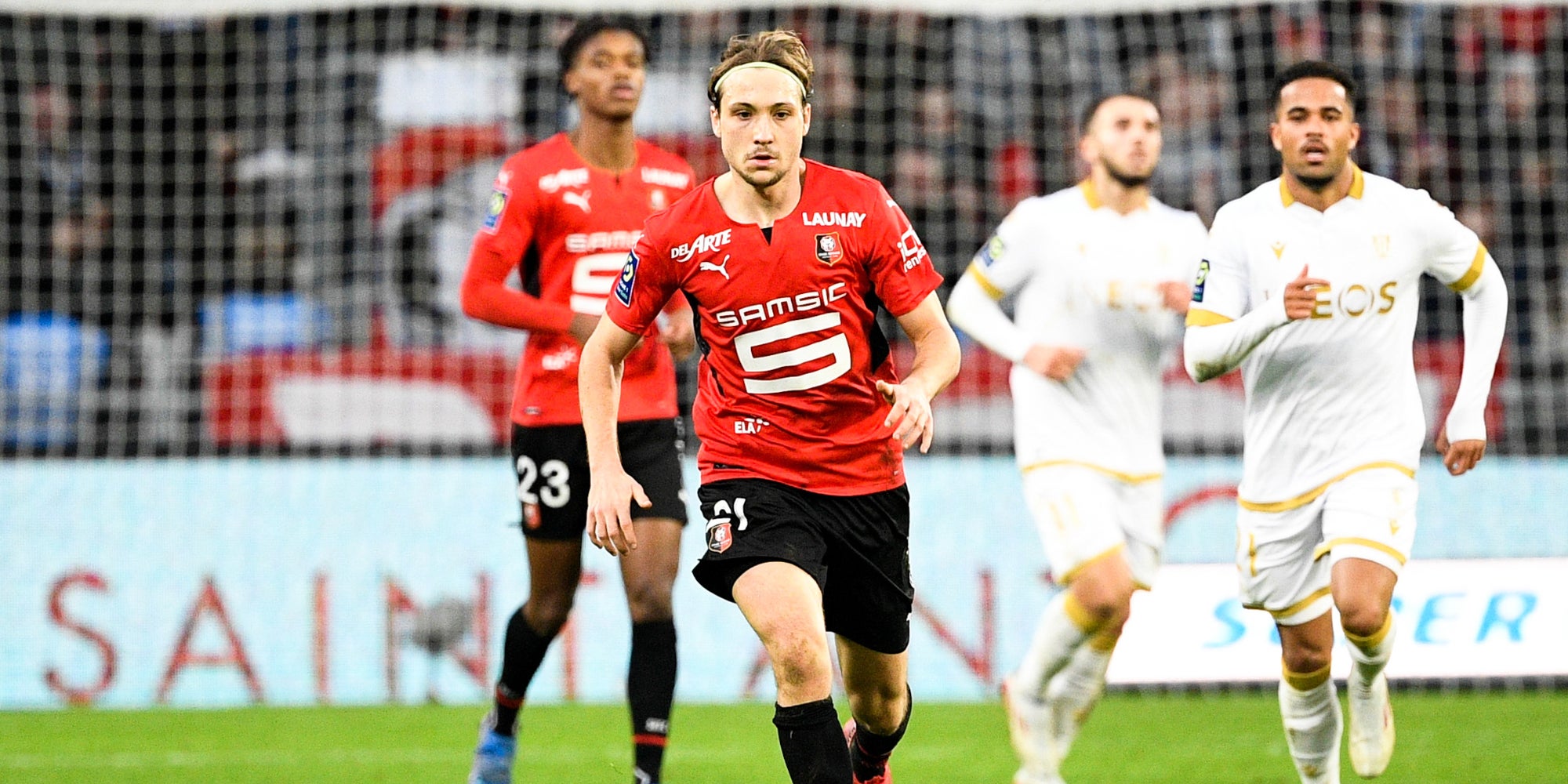 Les joueurs de Rennes et Nice en action lors du match aller en Ligue 1, le 12 décembre 2021 au Rohazon Park, Rennes