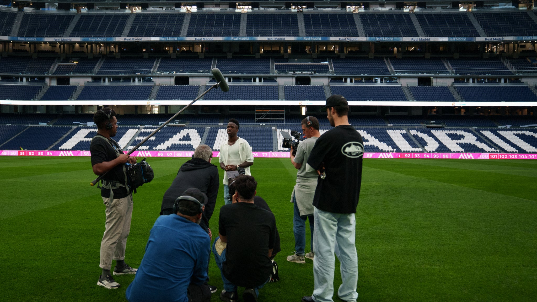 Une première image du documentaire ''Vinícius Júnior, l'attaquant qui danse'', disponible le 15 mai sur Netflix.