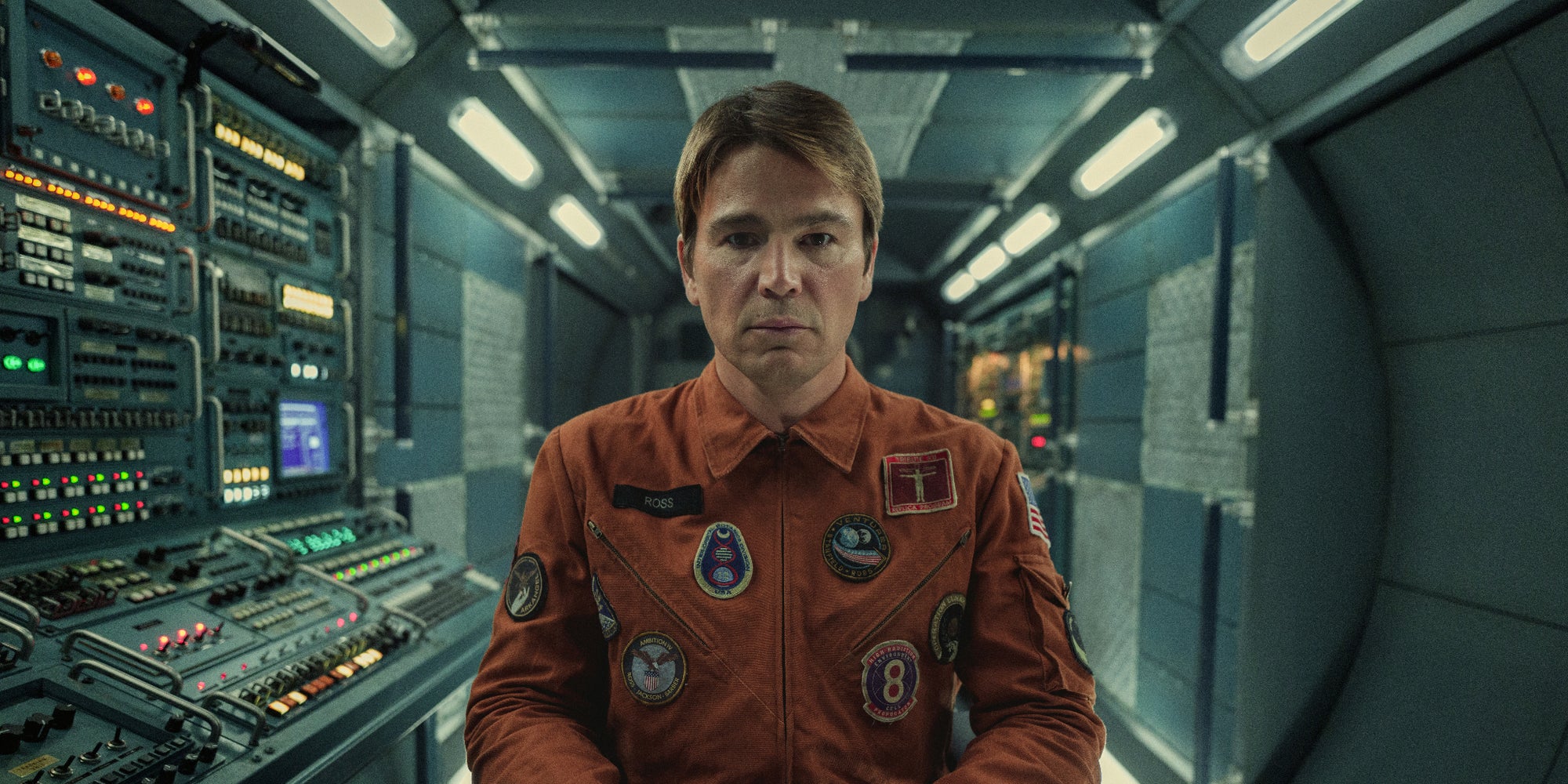 Josh Hartnett dans l'épisode "Beyond the Sea" de la saison 6 de "Black Mirror", bientôt sur Netflix.