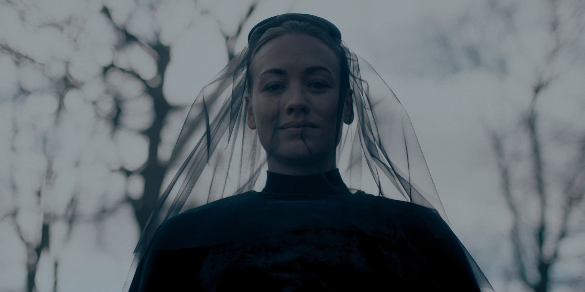 En deuil, Serena (Yvonne Strahovski) semble plus implacable que jamais dans la saison 5 de The Handmaid's Tale