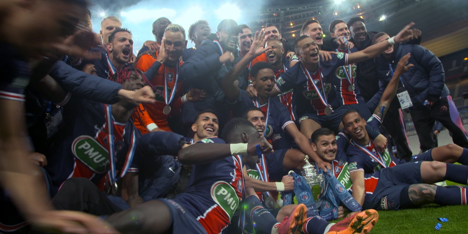 Entrez dans les coulisses, au plus proche des joueurs du PSG...