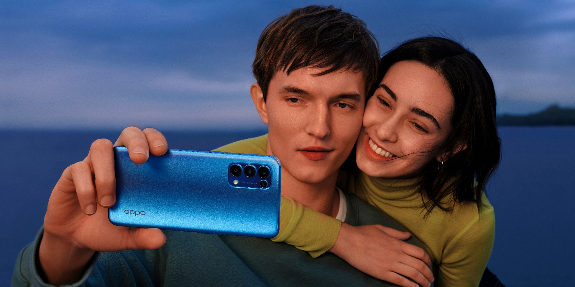 L'OPPO Find X3 Lite, dans son coloris bleu astral