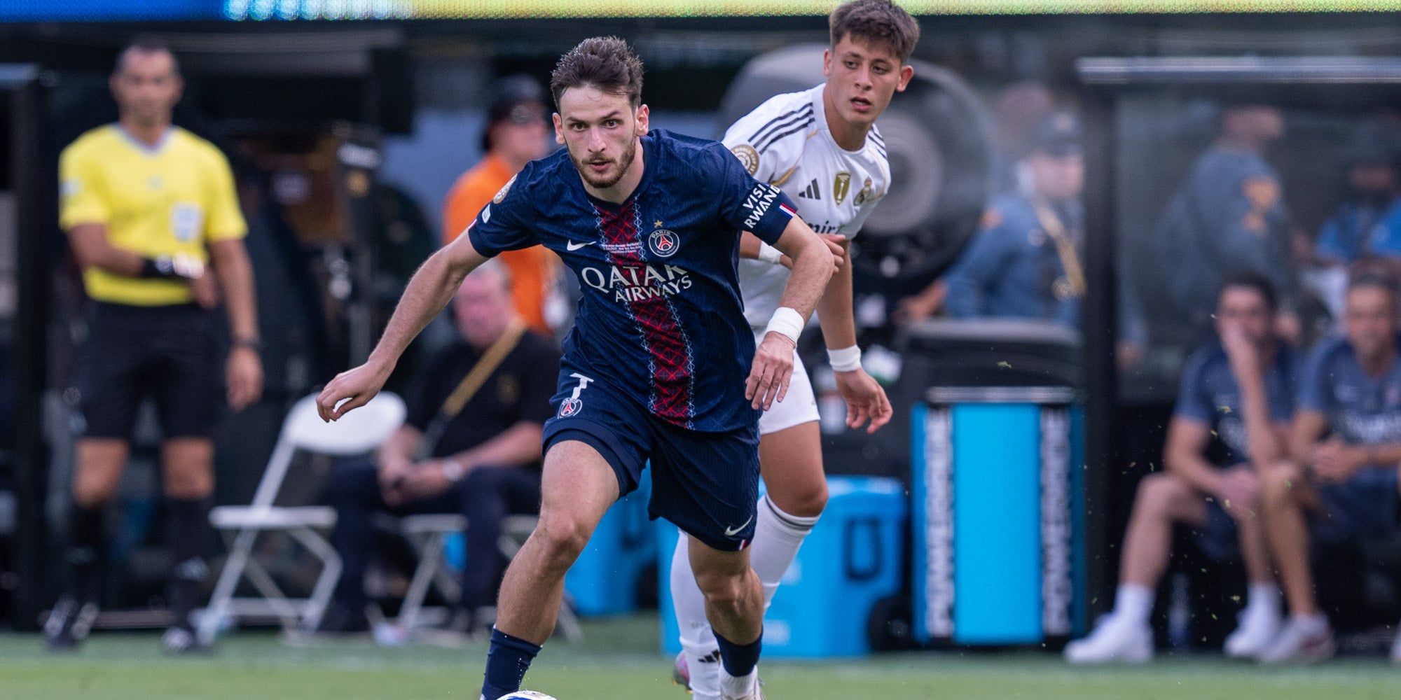 Khvicha Kvaratskhelia (Paris Saint-Germain) lors du match de Coupe du monde des clubs entre le PSG et le Real Madrid, au MetLife Statium dans le New Jersey, le 9 juillet dernier. 
