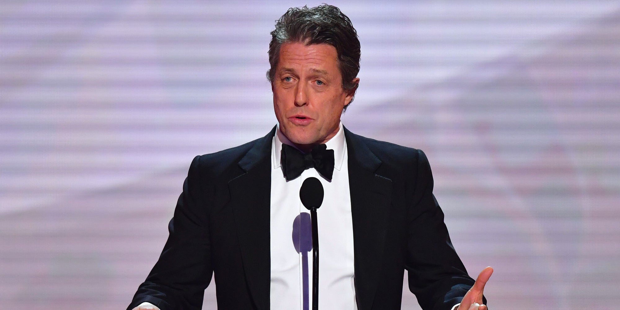 Hugh Grant sur la scène des 25èmes Screen Actors Guild Awards, à Los Angeles, le 27 janvier 2019. 