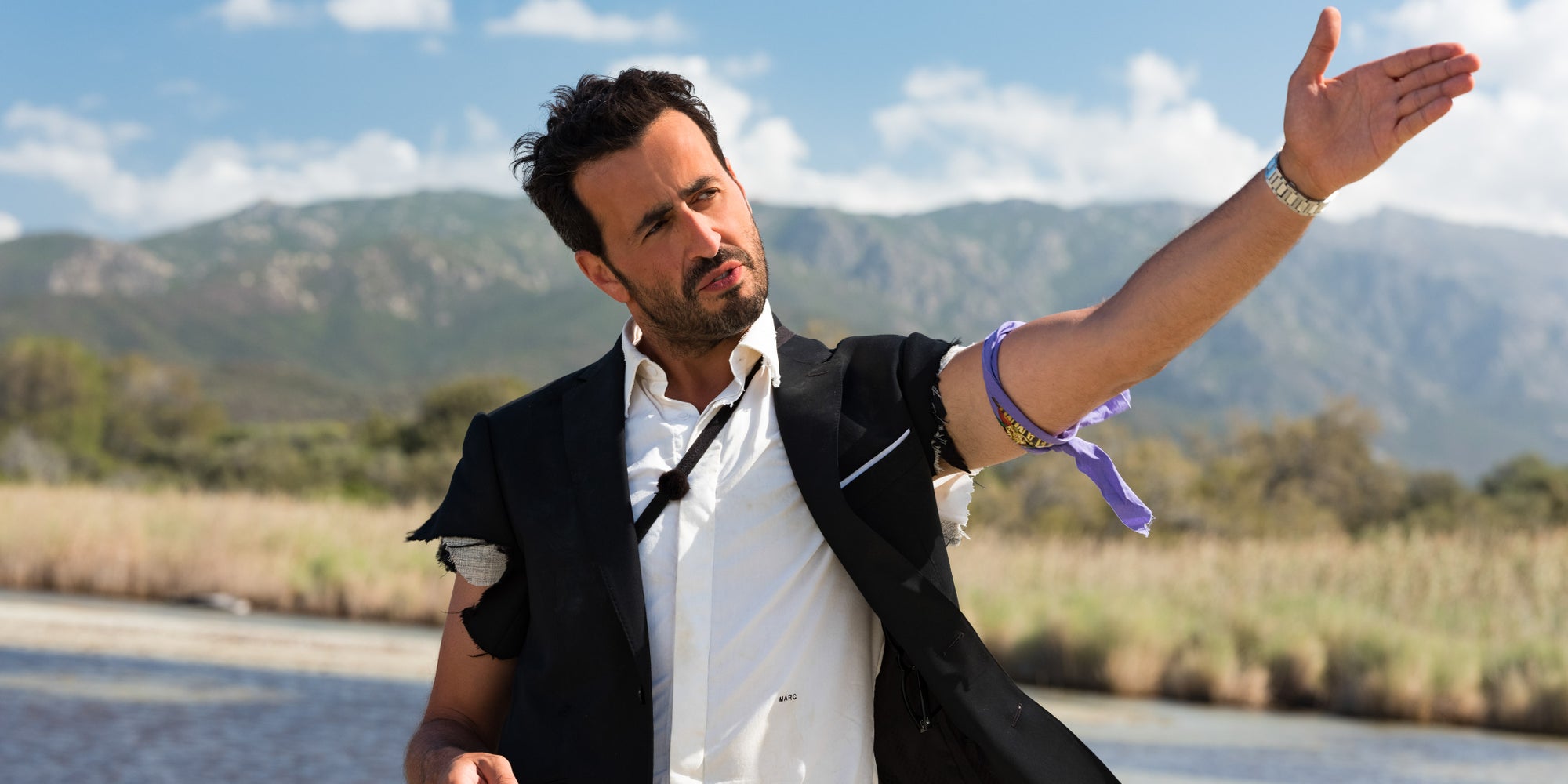 Marc (Jonathan Cohen) dans Le Flambeau : Les Aventuriers de Chupacabra sur Canal+