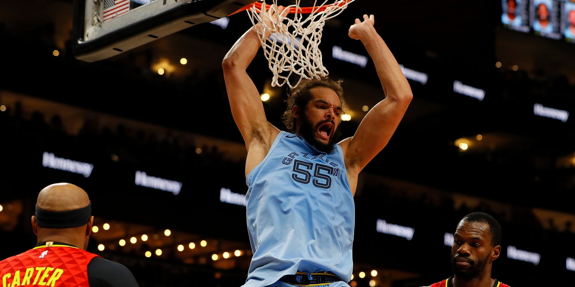 Joakim Noah lors d'un match des Grizzlies de Memphis face aux Atlanta Hawks, à Atlanta, le 13 mars 2019.
