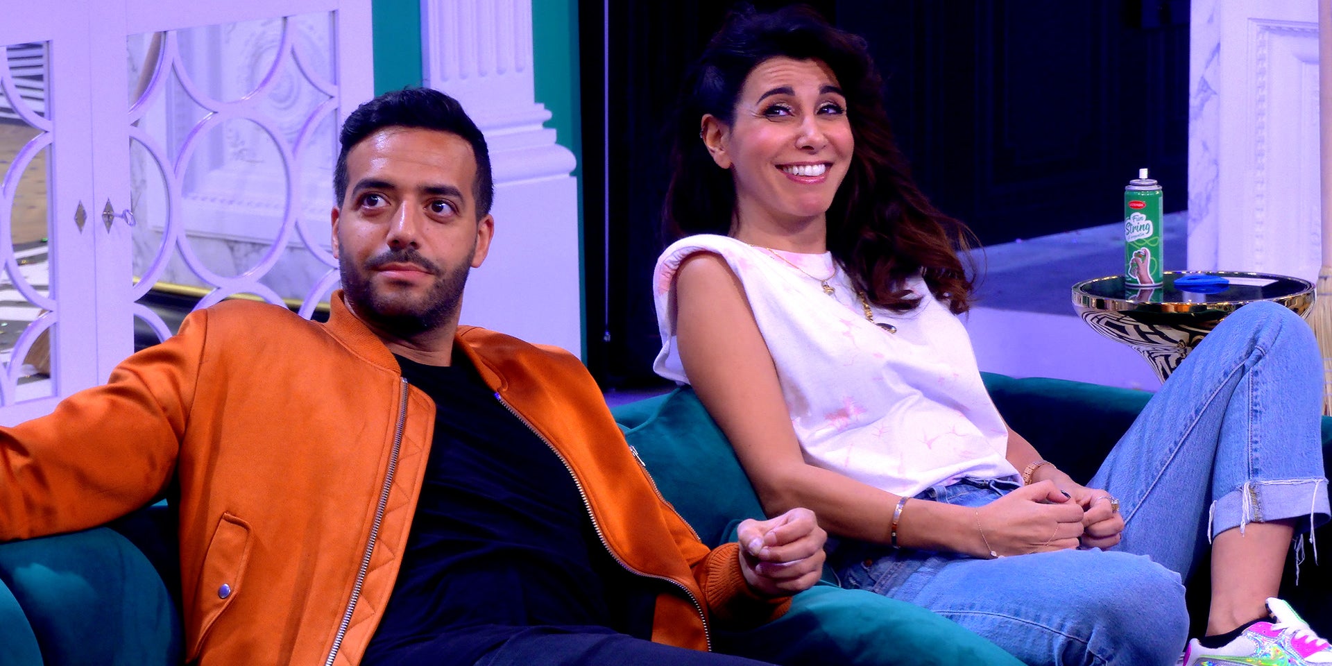 Tarek Boudali et Reem Kherici dans le jeu "LOL : qui rit, sort !"