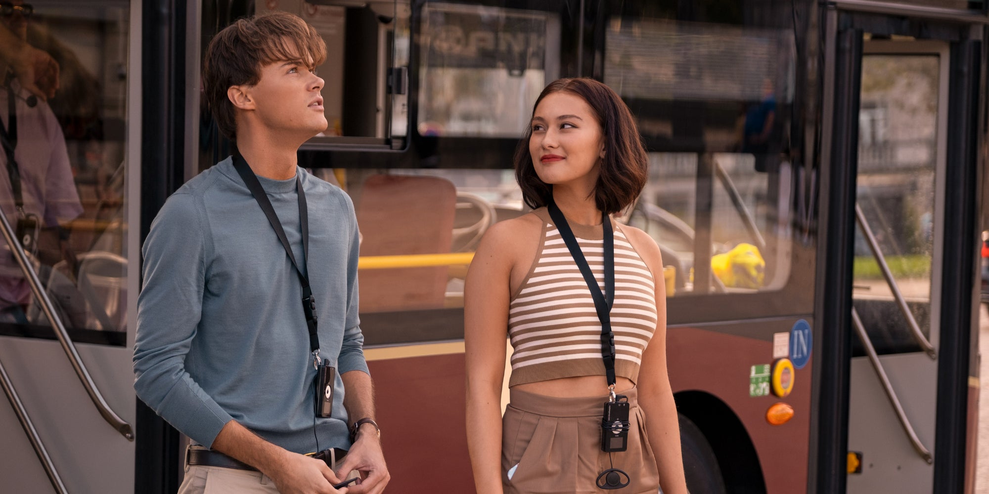 Conrad (Christopher Briney) et Belly (Lola Tung) dans la saison 3 de "L'Été où je suis devenue jolie" sur Prime Video. 