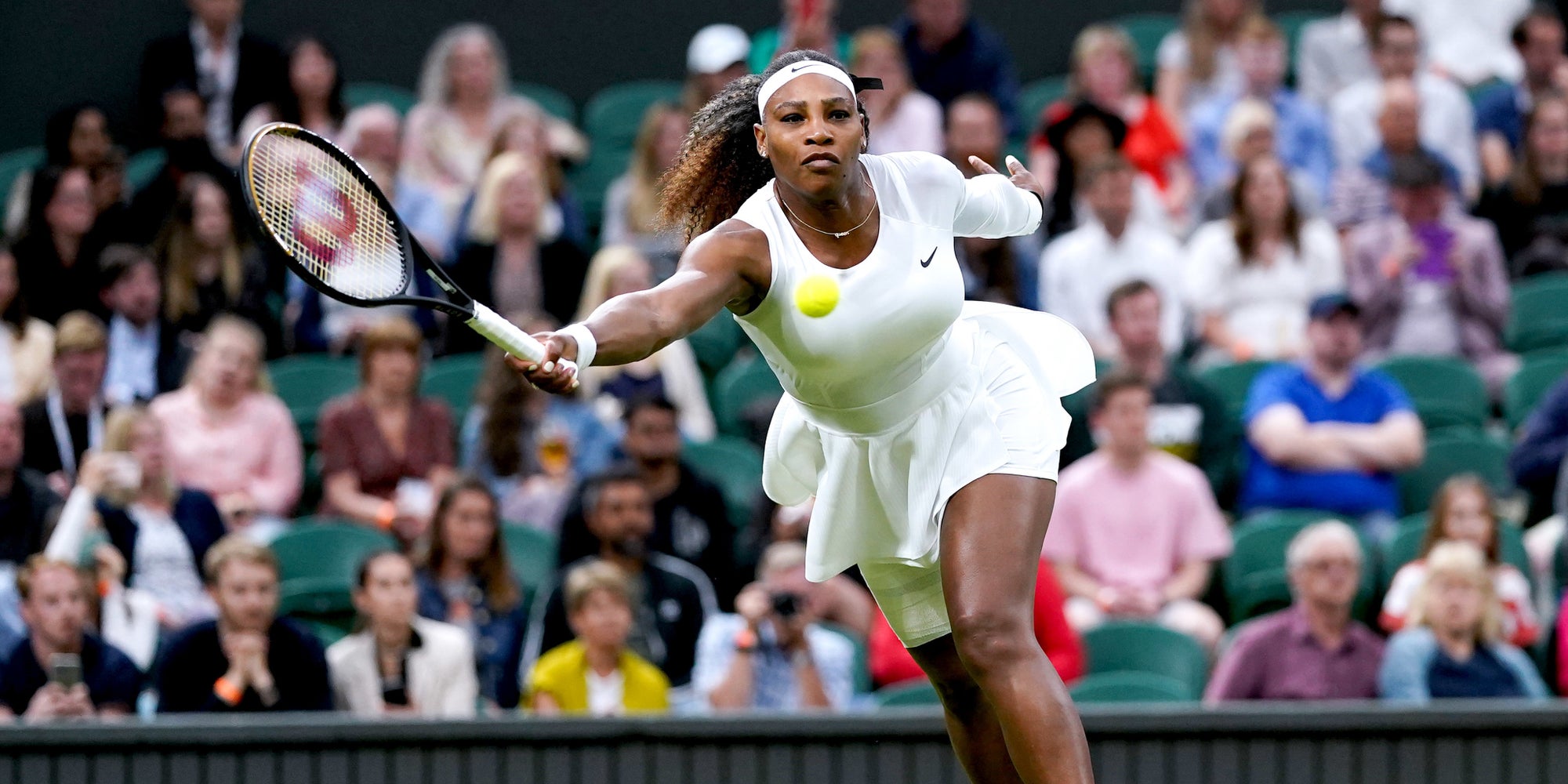Serena Williams lors de son match face à Aliaksandra Sasnovich en 2e journée de Wimbledon, le 29 juin 2021.