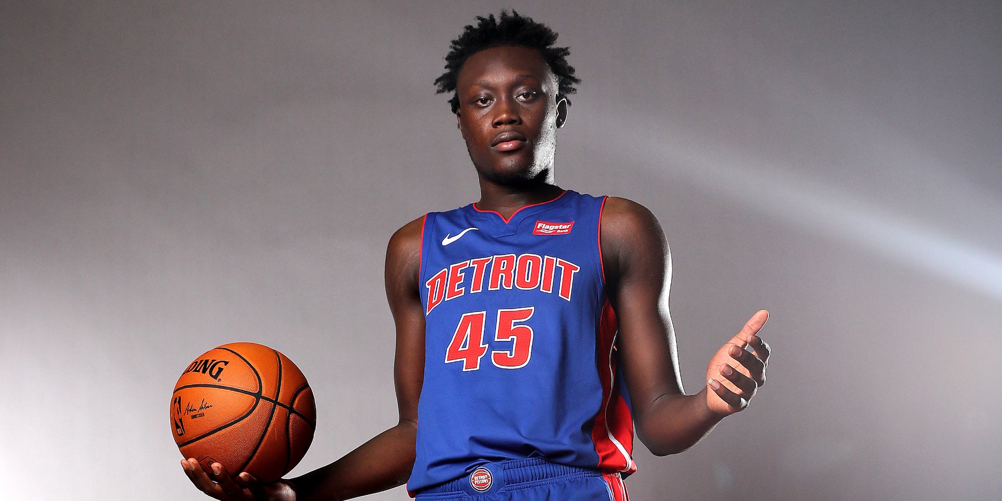 Sekou Doumbouya, numéro 45 des Detroit Pistons, le 11  août 2019 au Ferguson Recreation Center à Madison dans le New Jersey. 
