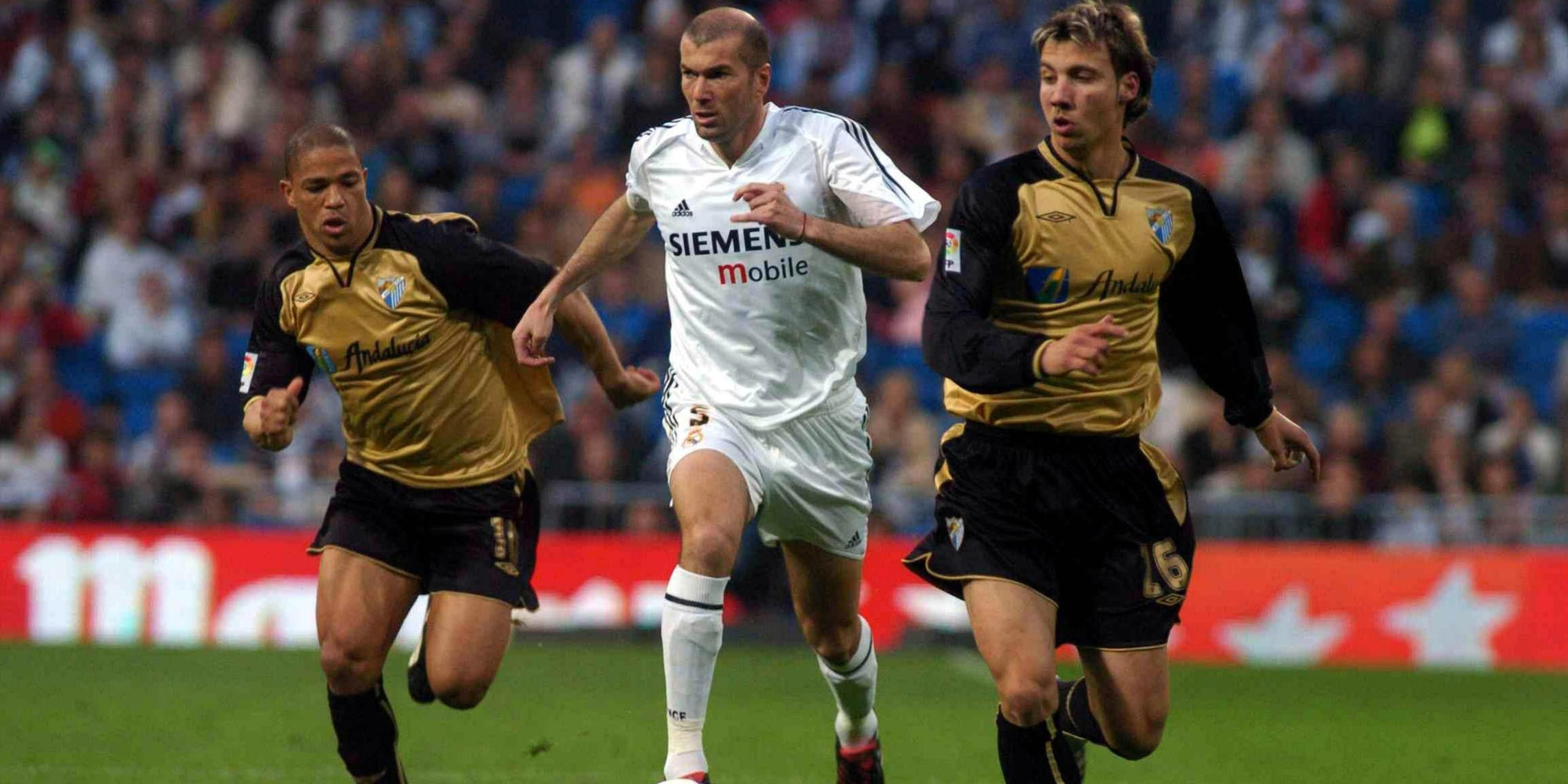 Zinedine Zidane, ici sous le maillot du Real Madrid en 2005, fait partie du classement ESPN des 100 meilleurs athlètes du 21e siècle. 
