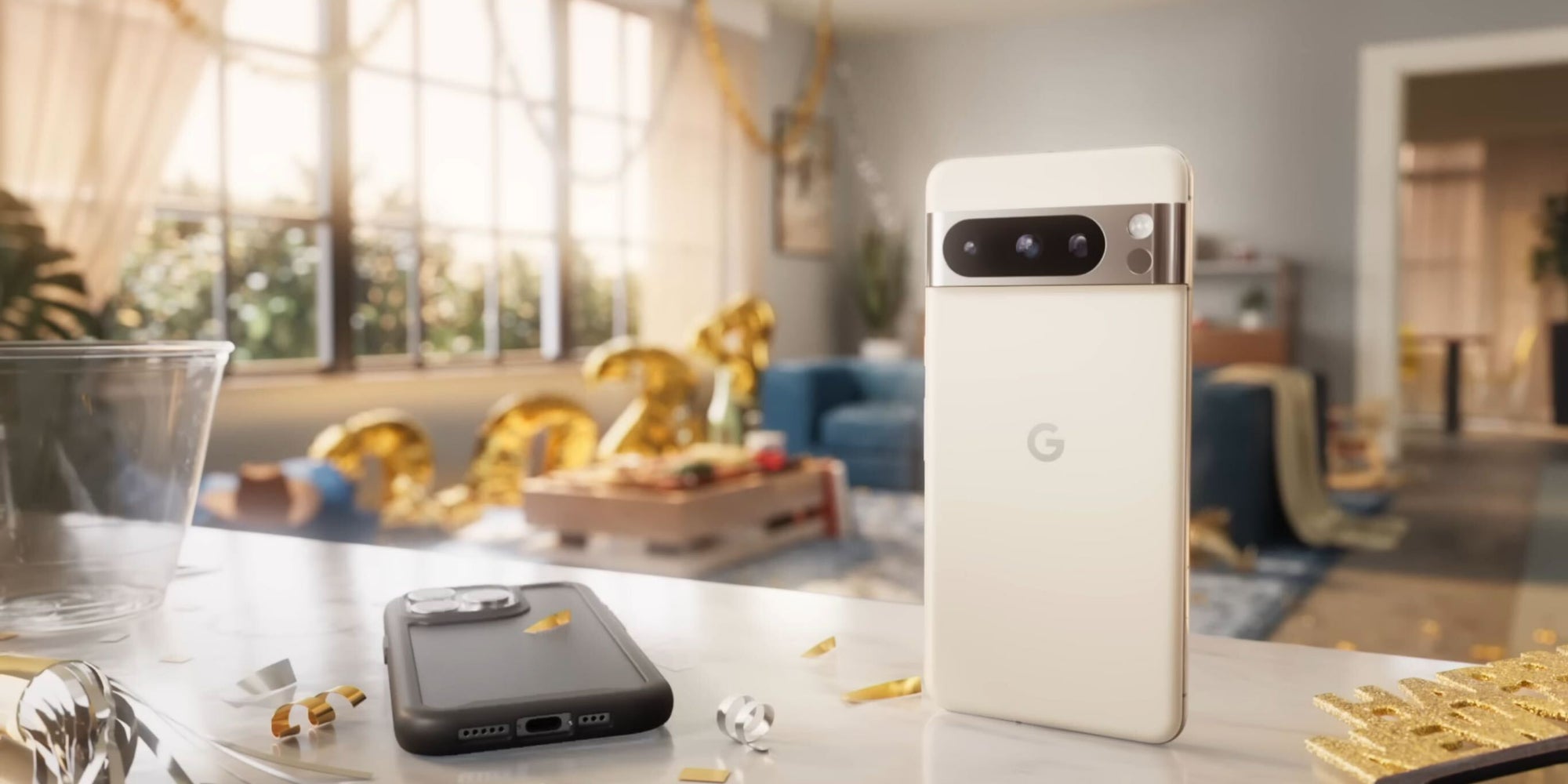 Le Pixel 8 et l'iPhone, un lendemain de réveillon dans la dernière campagne pub de Google