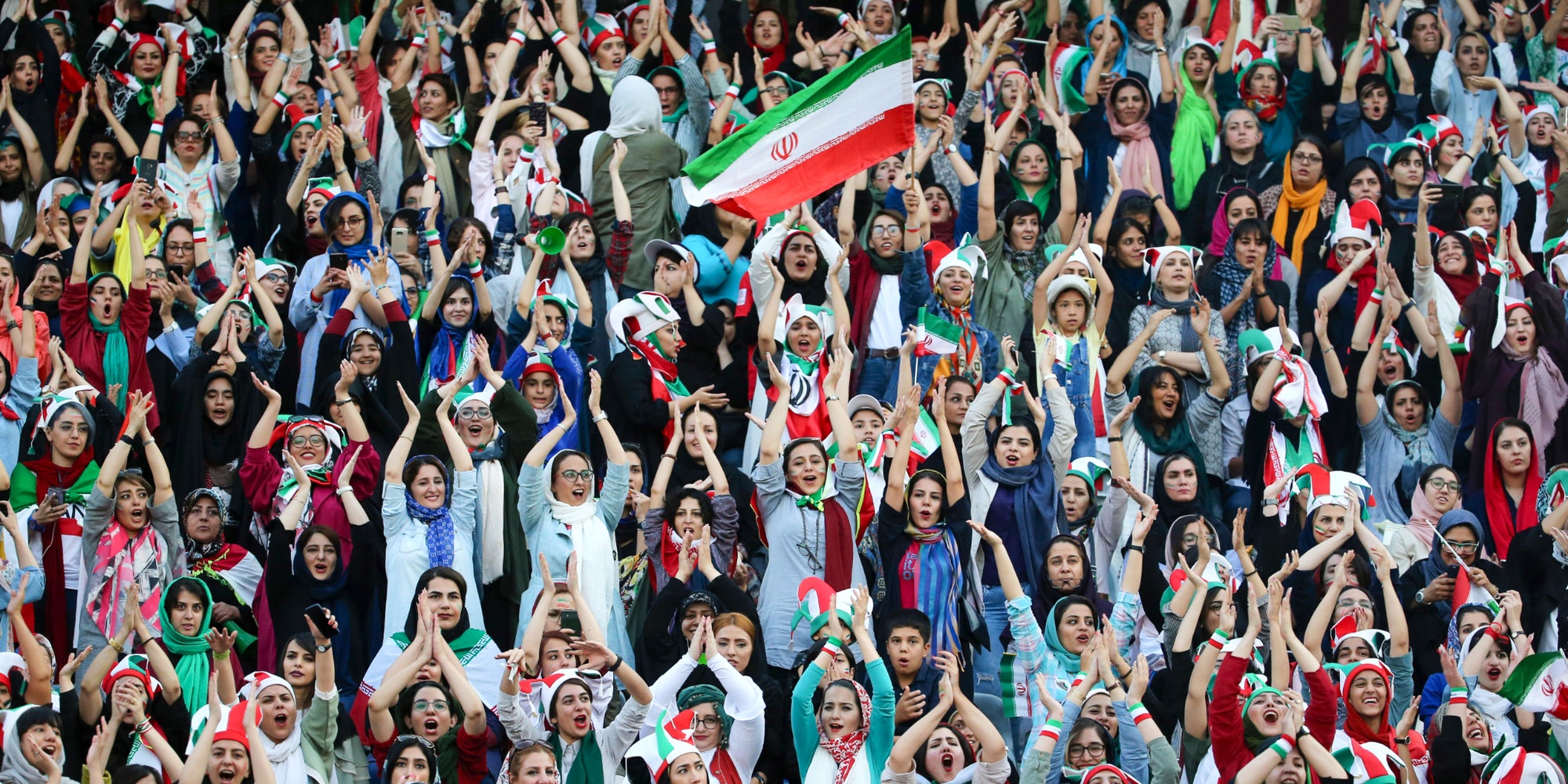 Les supportrices iraniennes lors d'un match éliminatoire pour la Coupe du Monde 2022, au stade Azadi à Téhéran, le 10 octobre 2019.