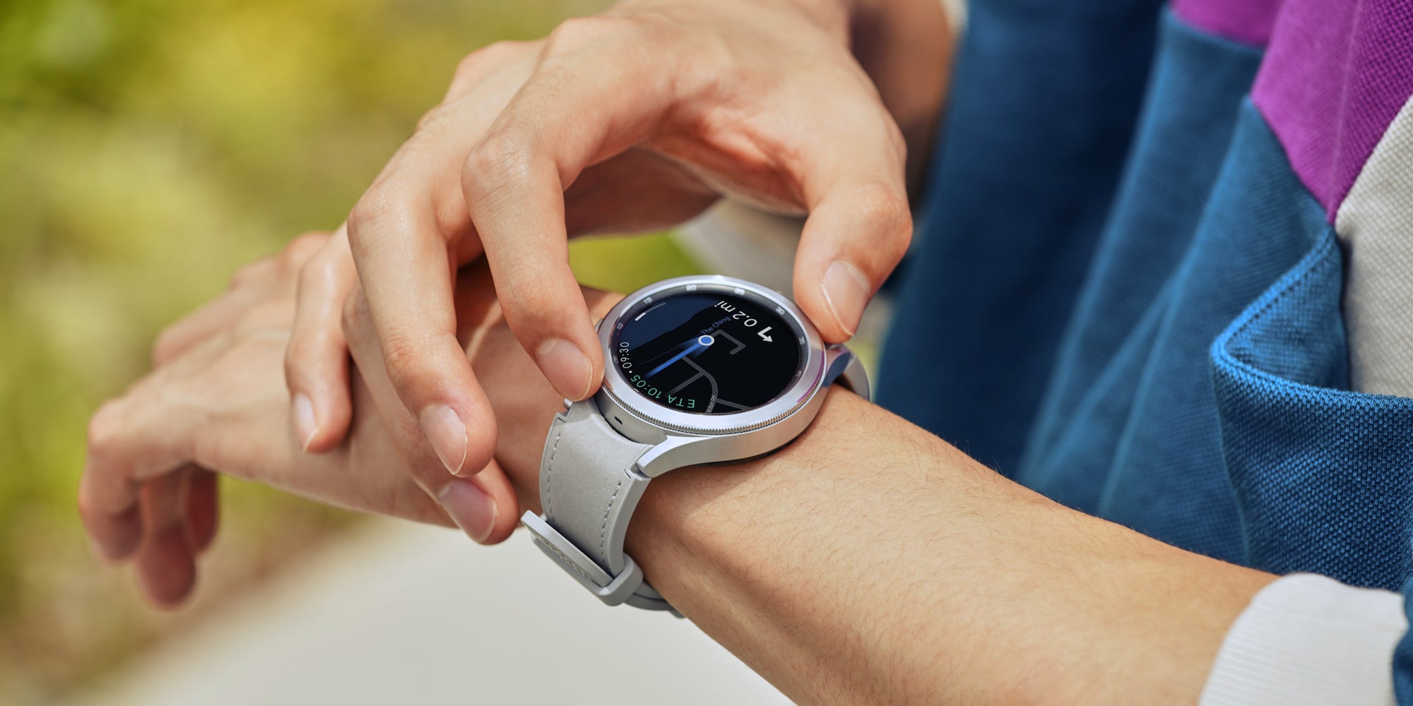 La Samsung Galaxy Watch4 Classic est le fruit d'un mariage réussi entre élégance et nouvelles technologies.
