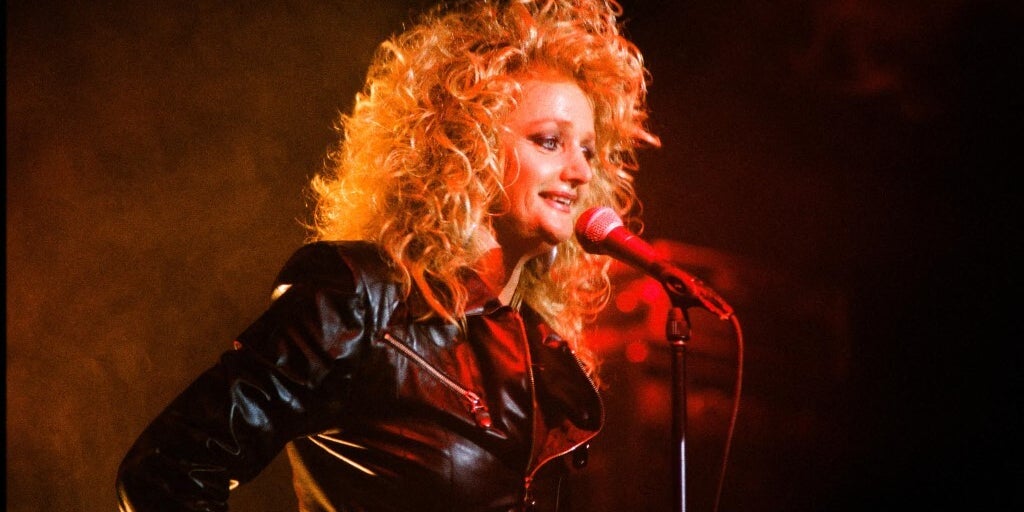 Bonnie Tyler photographiée lors d'un concert en 1997.