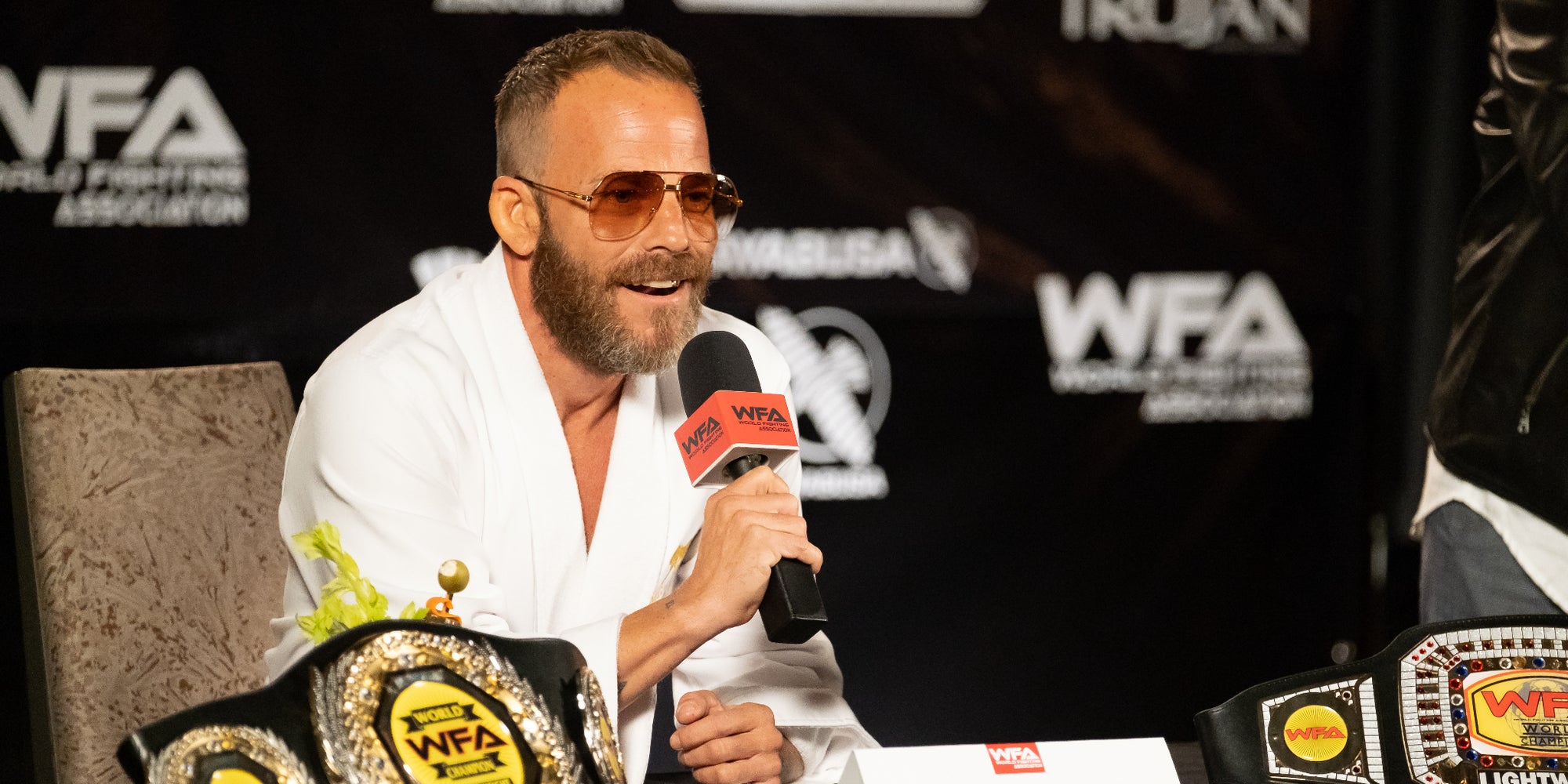 Dans "Embattled", Stephen Dorff est Cash Boykins, superstar de MMA.