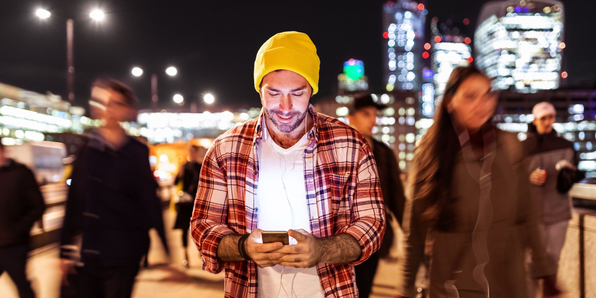 Une étude d'une université canadienne a testé divers mouvements pour interagir avec son smartphone en marchant. 