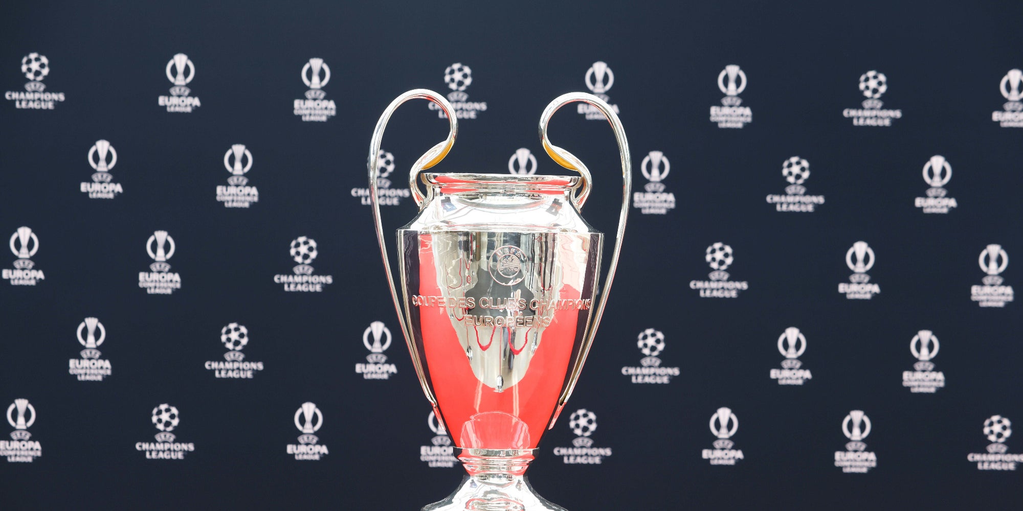 Le trophée de la Ligue des Champions présenté lors du tirage au sort des groupes, le jeudi 31 août 2023 au Grimaldi Forum de Monaco.