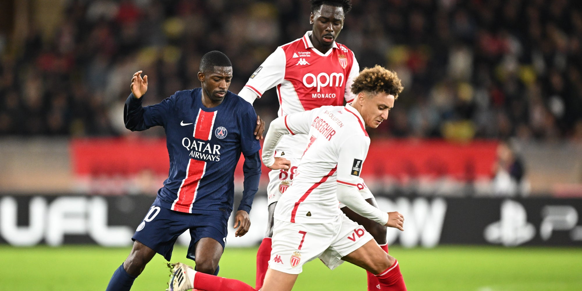 Ousmane Dembélé et Eliesse Ben Seghir lors du match de Ligue 1 entre Monaco et le PSG, le 18 décembre 2024 au Stade Louis-II (Monaco).