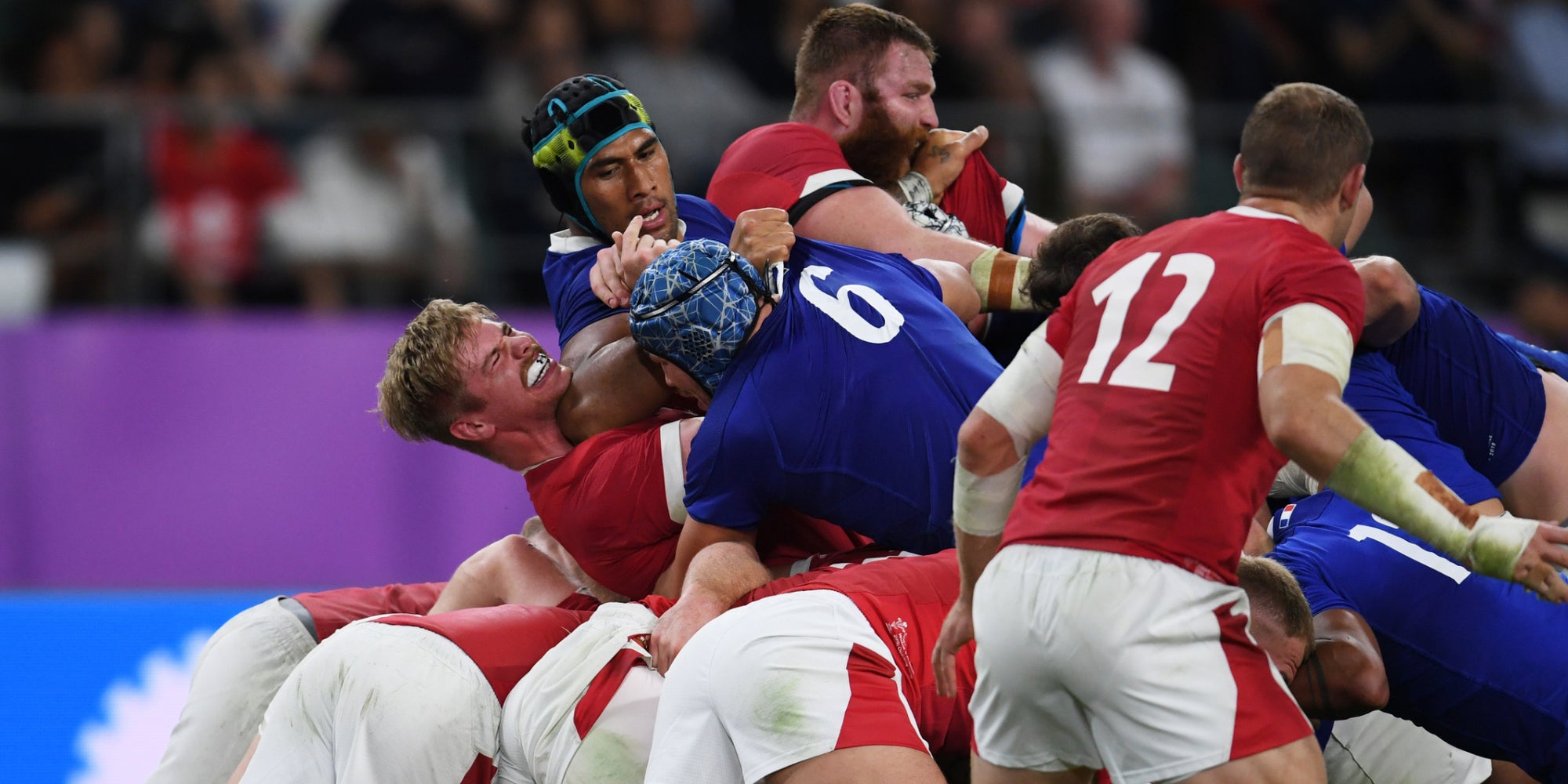 Le coup de coude de Sébastien Vahaamahina sur Aaron Wainwright lors du match France - Pays de Galles, le 20 octobre 2019.
