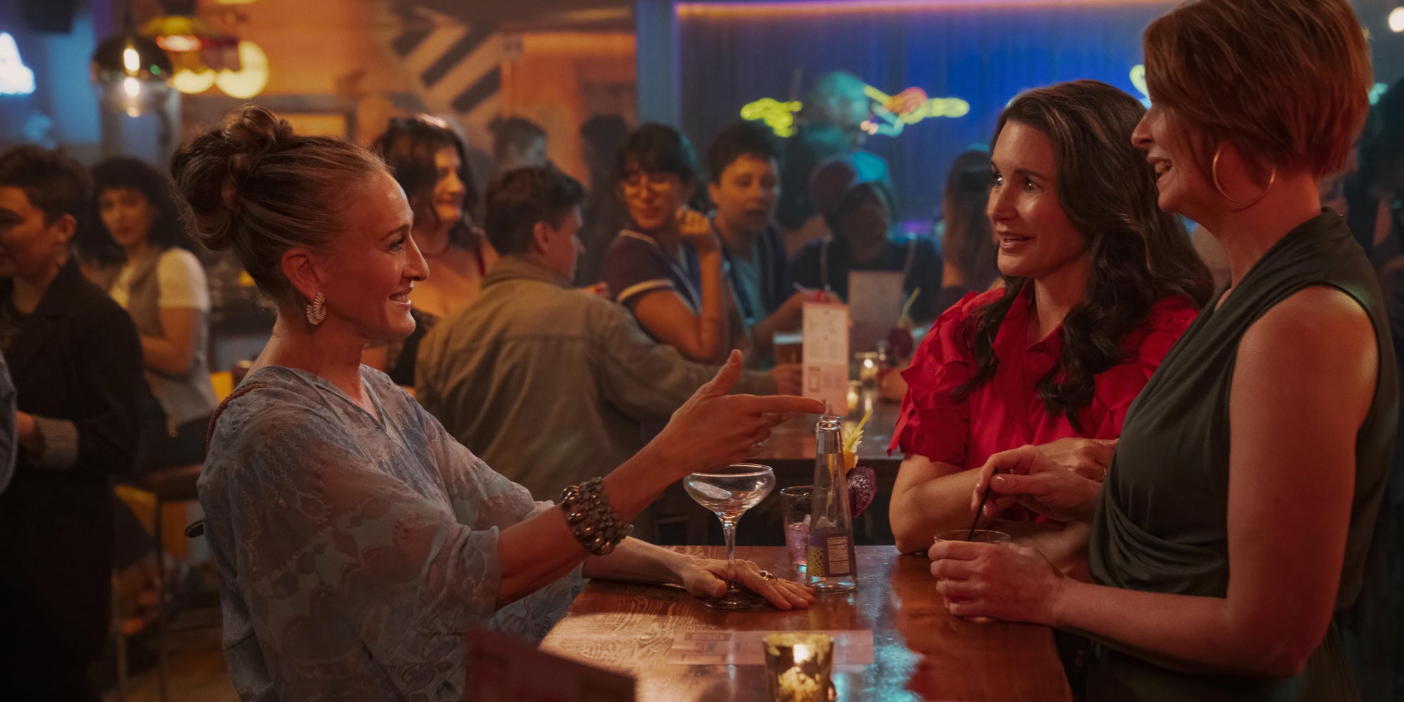 Retrouvez Carrie, Miranda et Charlotte pour de nouvelles aventures new-yorkaises dans la saison 3 de "And Just Like That" sur Max.