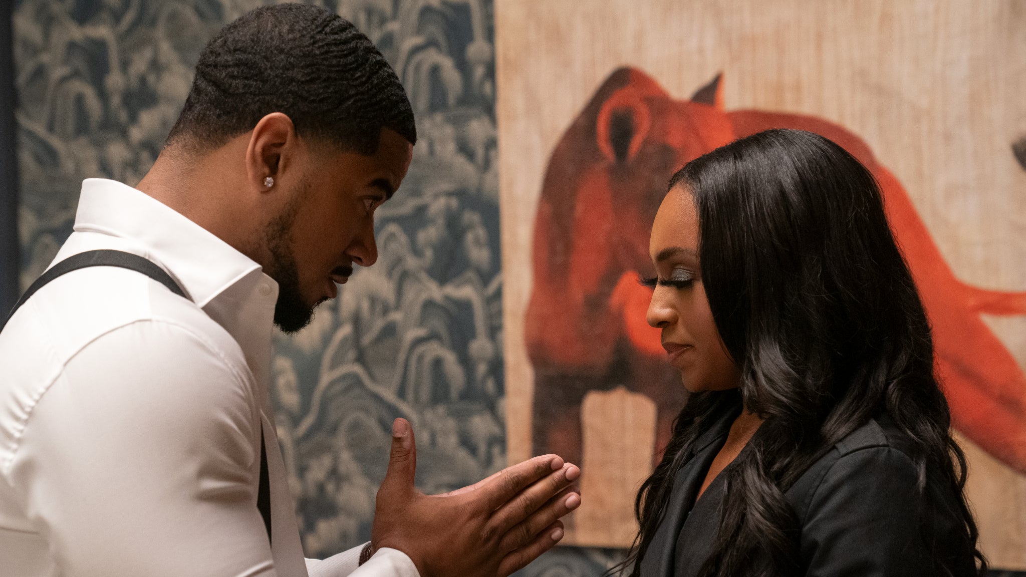 Julian Horton (Roy) et Taylor Polidore Williams (Kimmie) dans le premier épisode de Beauty in Black sur Netflix.
