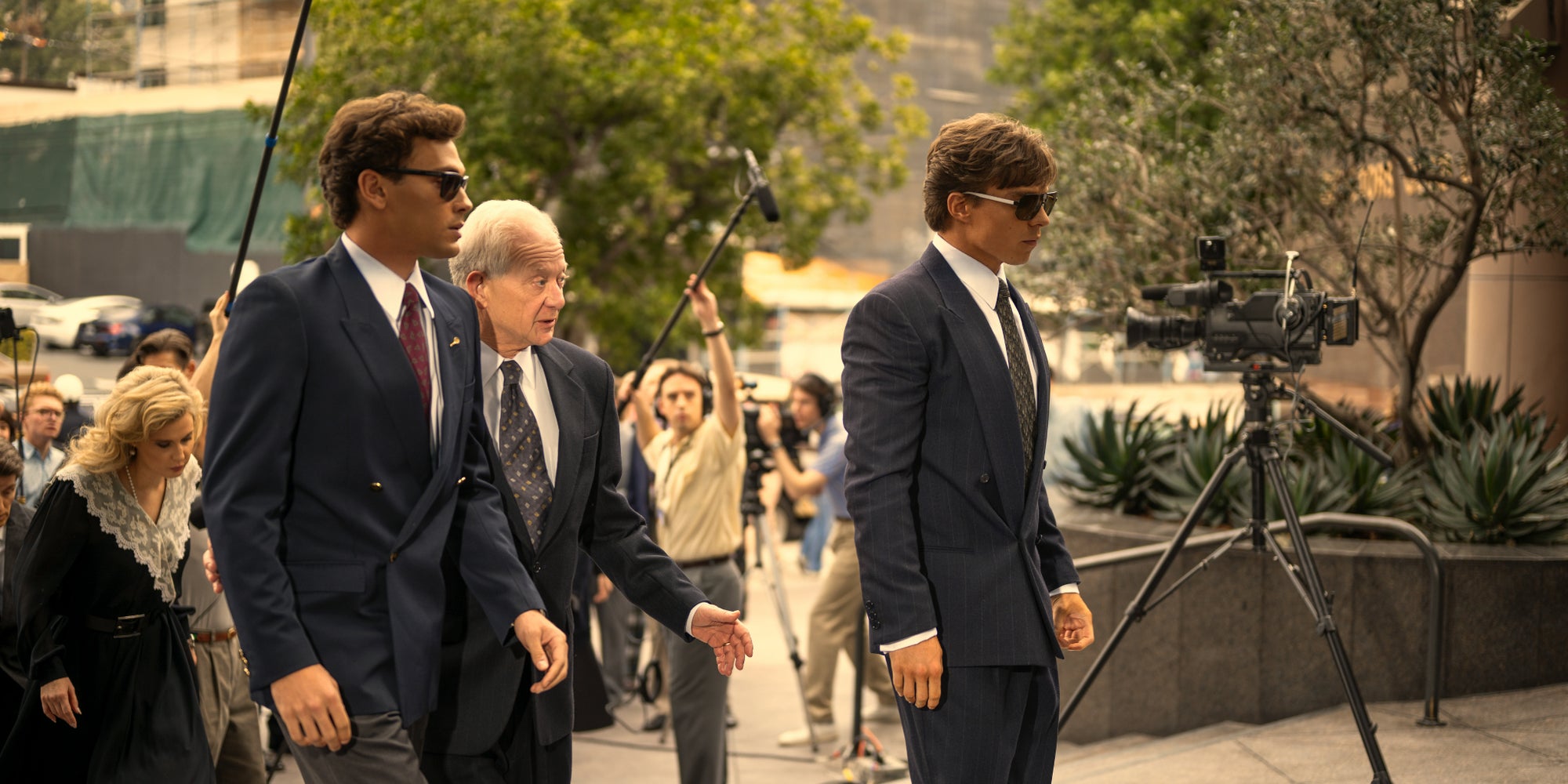 Cooper Koch (Erik) et Nicholas Chavez (Lyle) dans ''Monstres : L'histoire de Lyle et Erik Menéndez'', à voir sur Netflix.