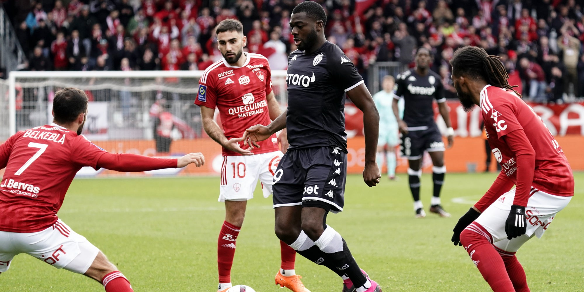 Youssouf Fofana (ASM) lors du match de Ligue 1 opposant Brest à Monaco, le 19 février 2023 au Stade Francis-Le-Blé (Brest).