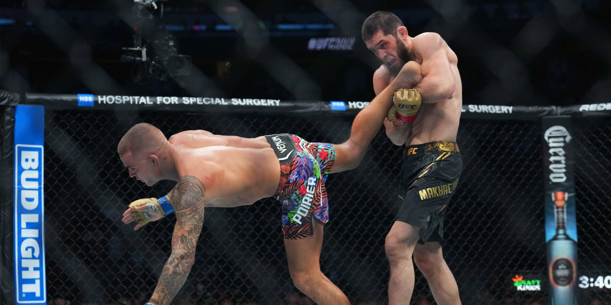 Islam Makhachev lors de son dernier combat face à Dustin Poirier, le 1er juin 2024 au Prudential Center de Newark (New Jersey).