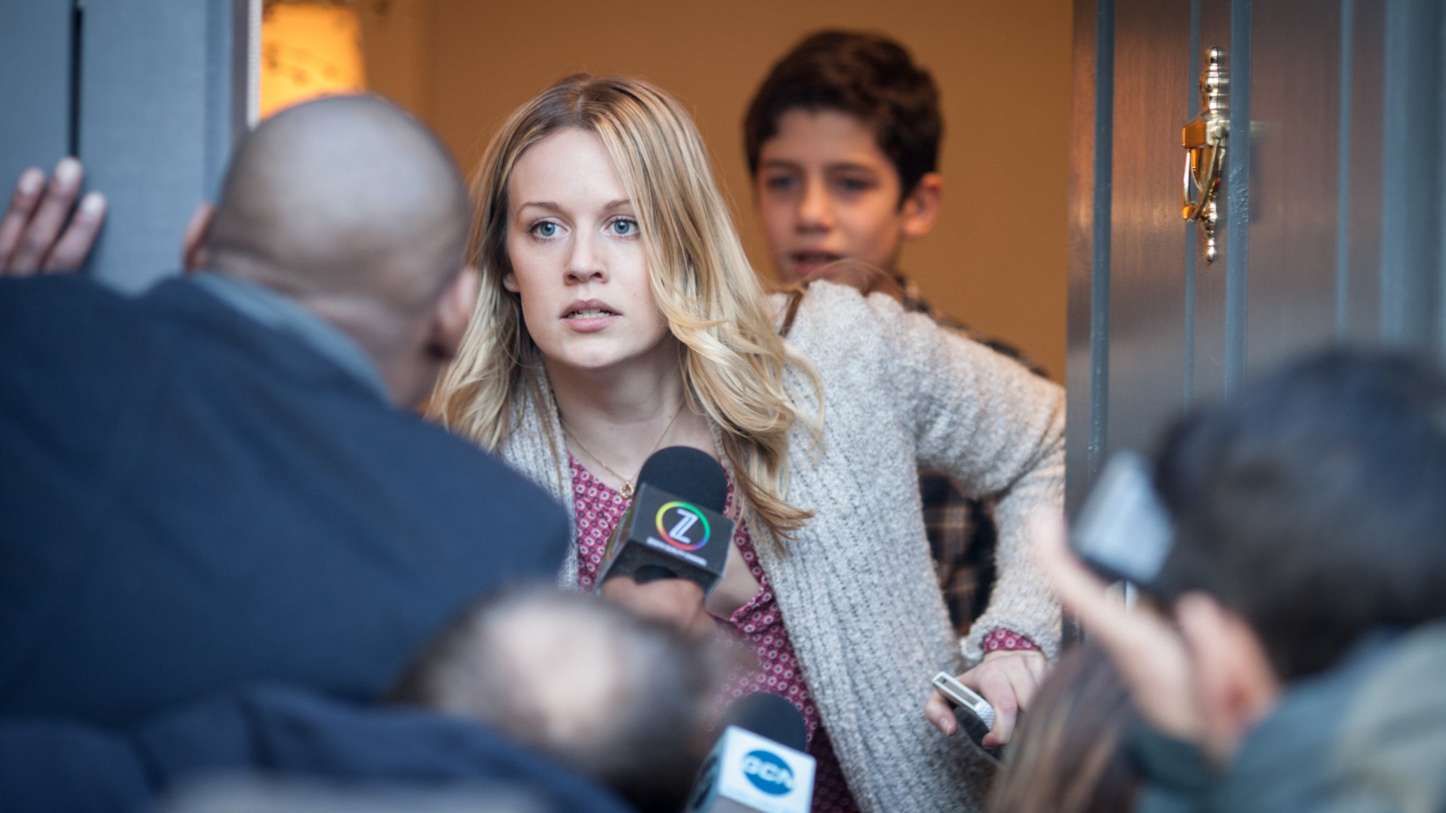 Alice Durand (Cara Theobold) et Flynn Durand (Patrick McAuley), personnages secondaires de la série Absentia. Alice Durand (Cara Theobold) et Flynn Durand (Patrick McAuley), personnages secondaires de la série Absentia.