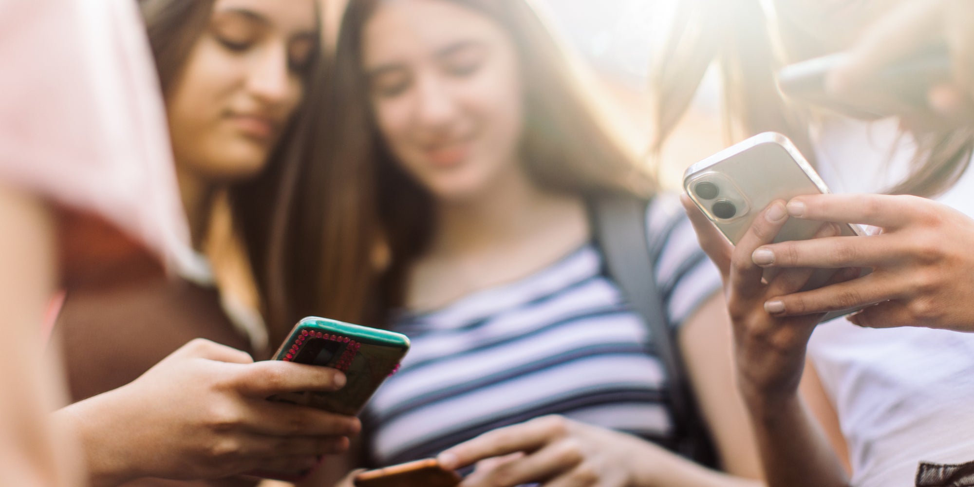 Quel modèle de smartphone conviendra le mieux à votre jeune ado ?