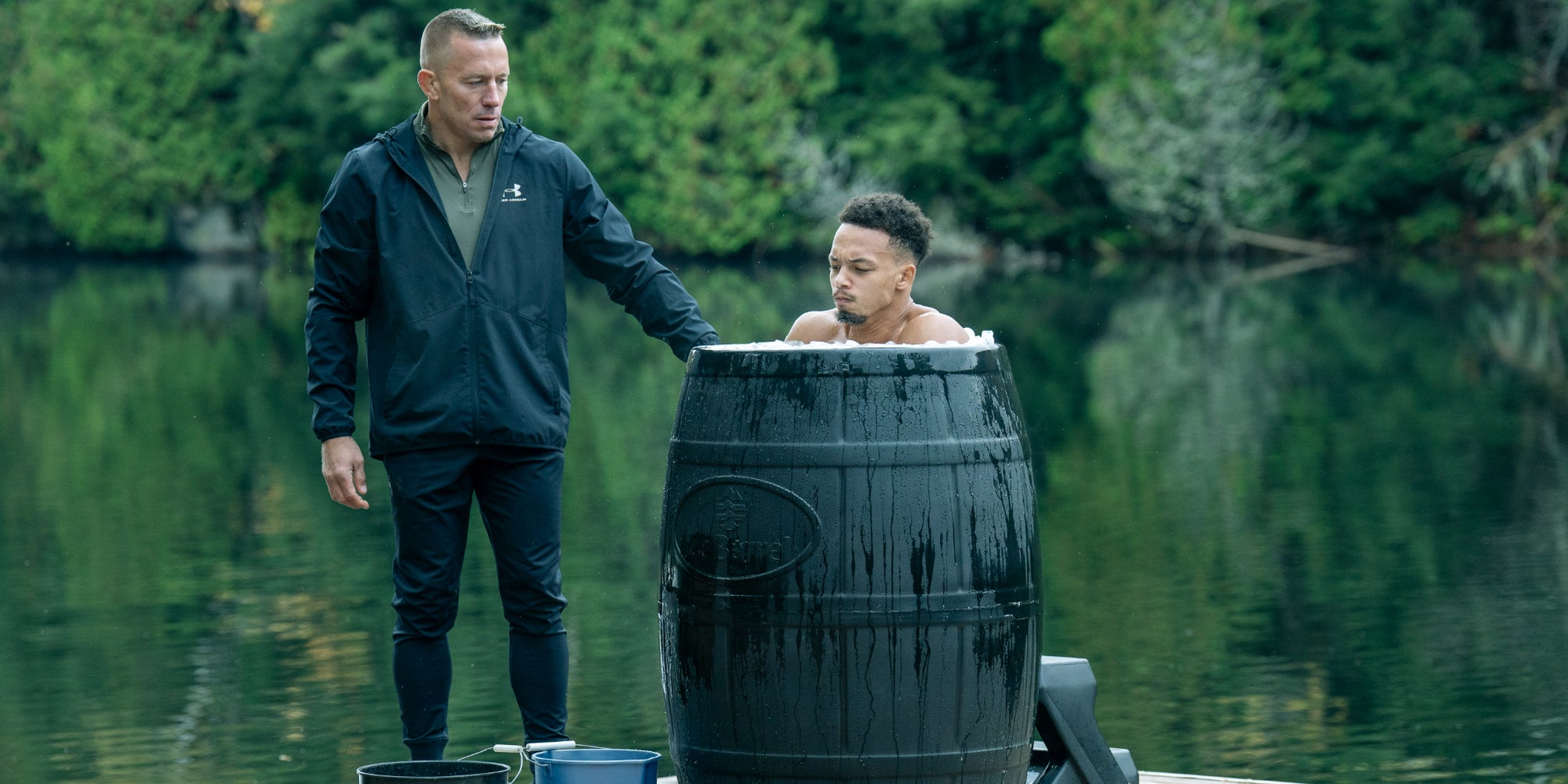 Georges Saint-Pierre et Melvin Boomer dans ''La Cage'', à voir sur Netflix.