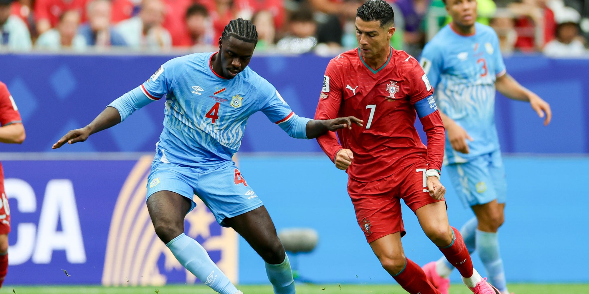 Axel Tuanzebe et Cristiano Ronaldo lors du match de la Coupe du monde de la FIFA 2026 opposant le Portugal à la République démocratique du Congo.