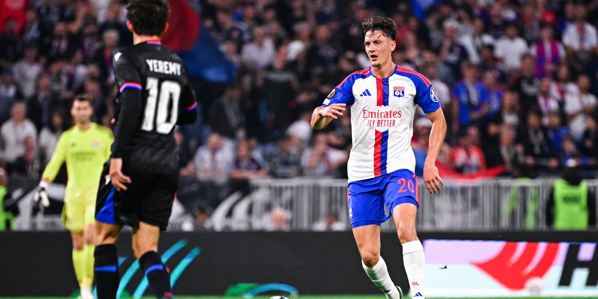 Felix Bacher lors du match de Ligue Europa entre Lyon et Crystal Palace au Groupama Stadium, le 15 octobre 2026, à Lyon. 