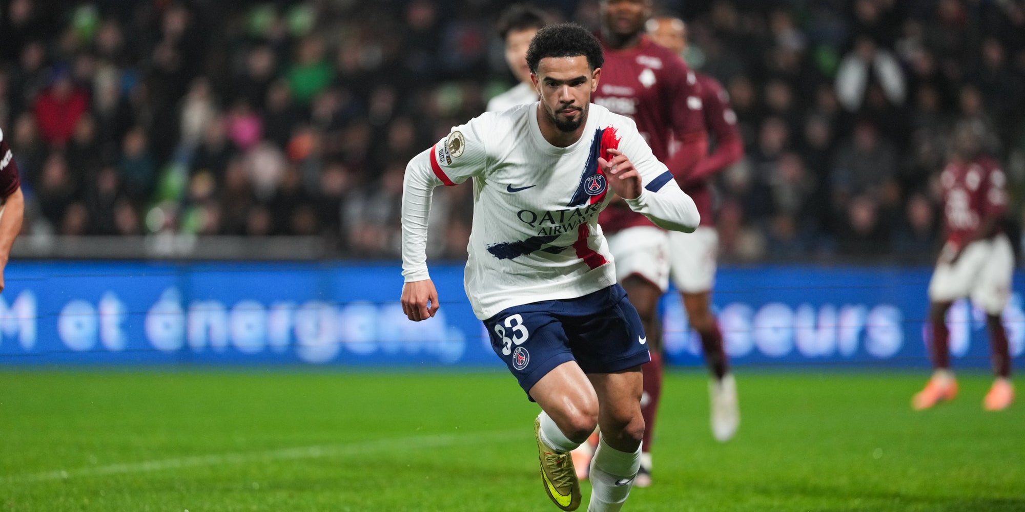 Warren Zaïre-Emery lors du match de Ligue 1 entre Metz et Paris, le 13 décembre au Stade Saint-Symphorien (Metz).
