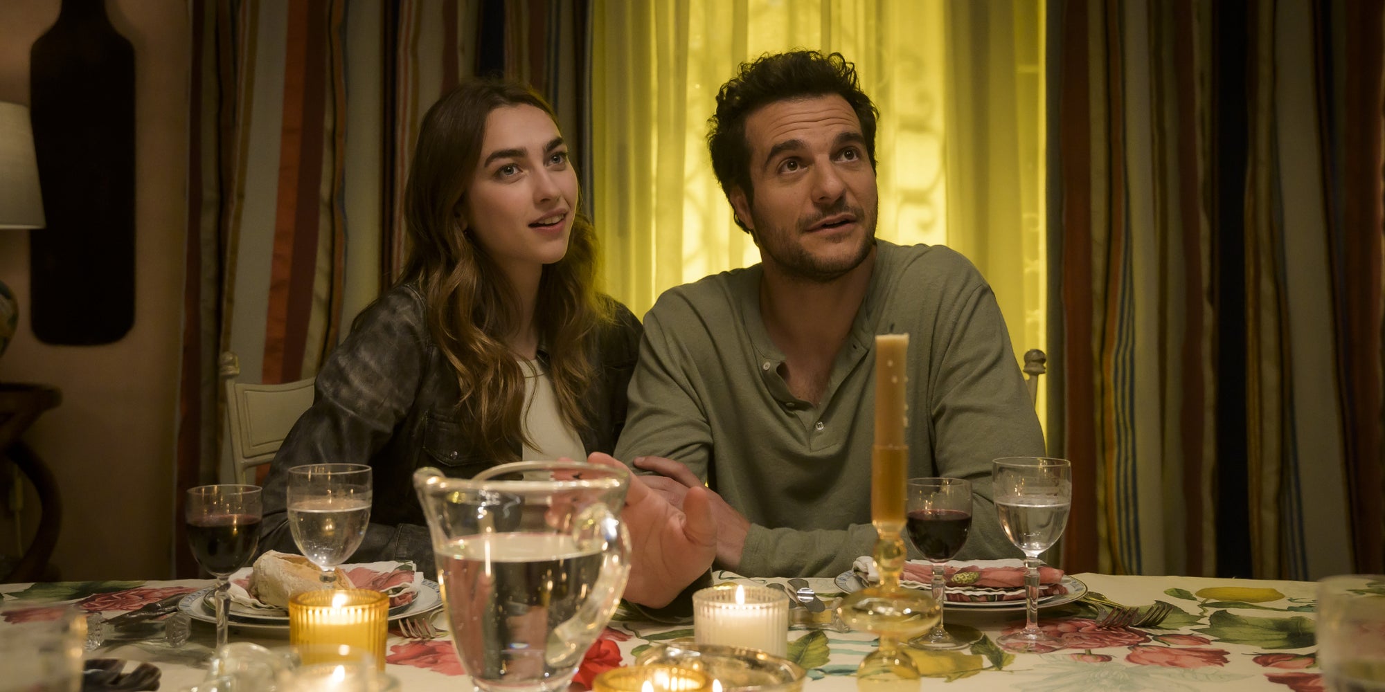 Amir Haddad et Ludmilla von Claer dans la série "La Belle et le Boulanger" sur TF1 et TF1+. 