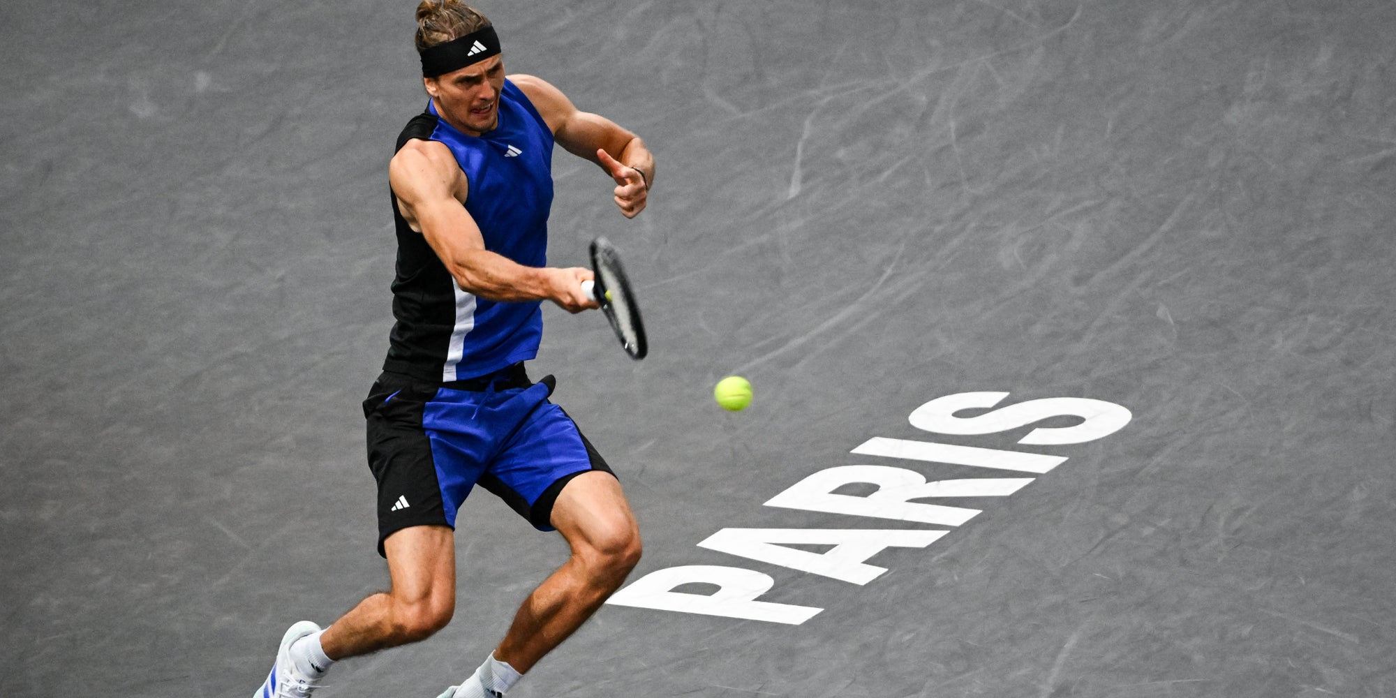 Le tenant du titre Alexander Zverev, le 3 novembre dernier lors de la finale du Rolex Paris Masters 2024, à l’Accor Arena de Bercy (Paris).
