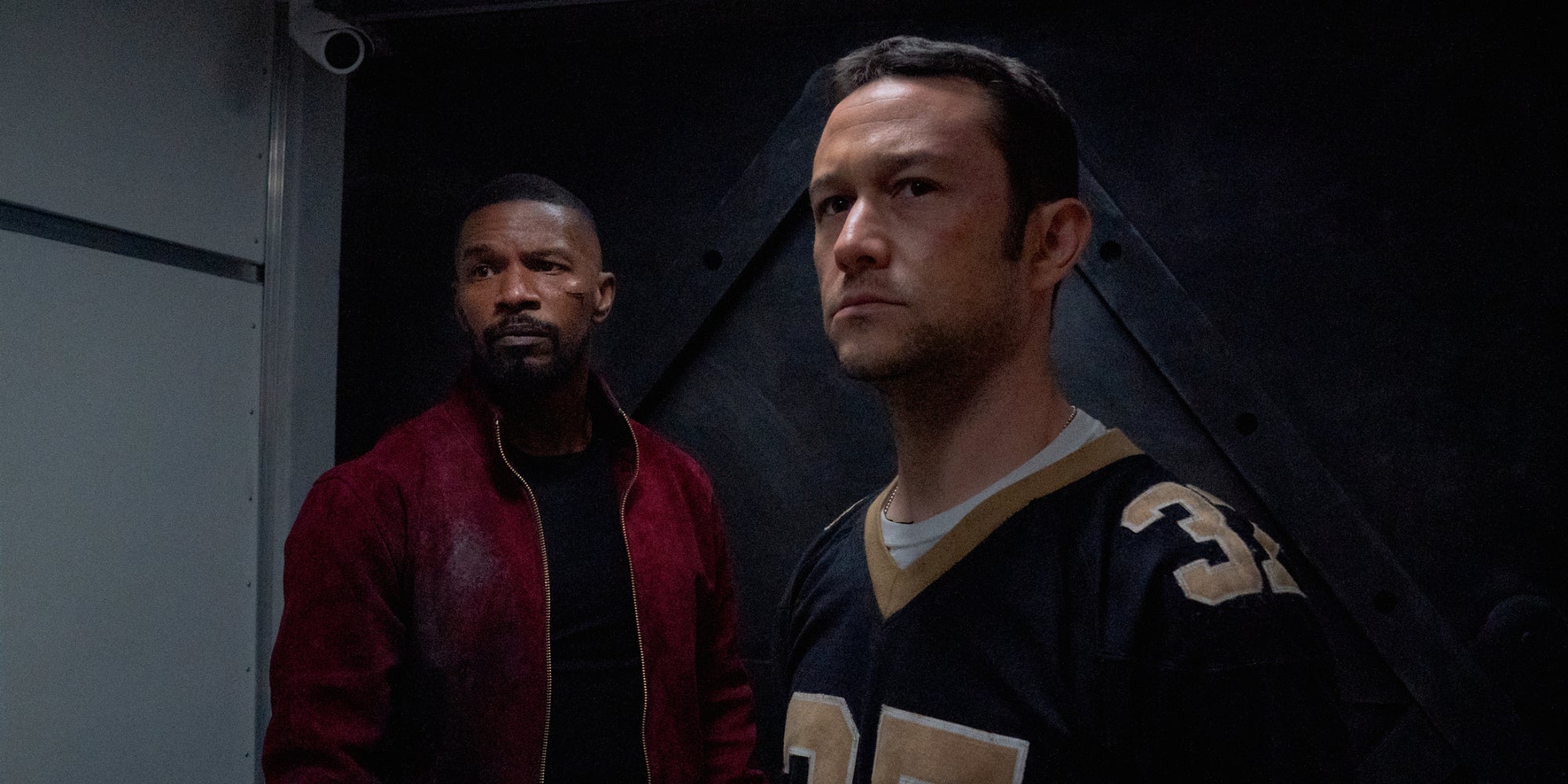 Jamie Foxx et Joseph Gordon-Levitt font la paire dans le nouveau blockbuster de Netflix, "Project Power".