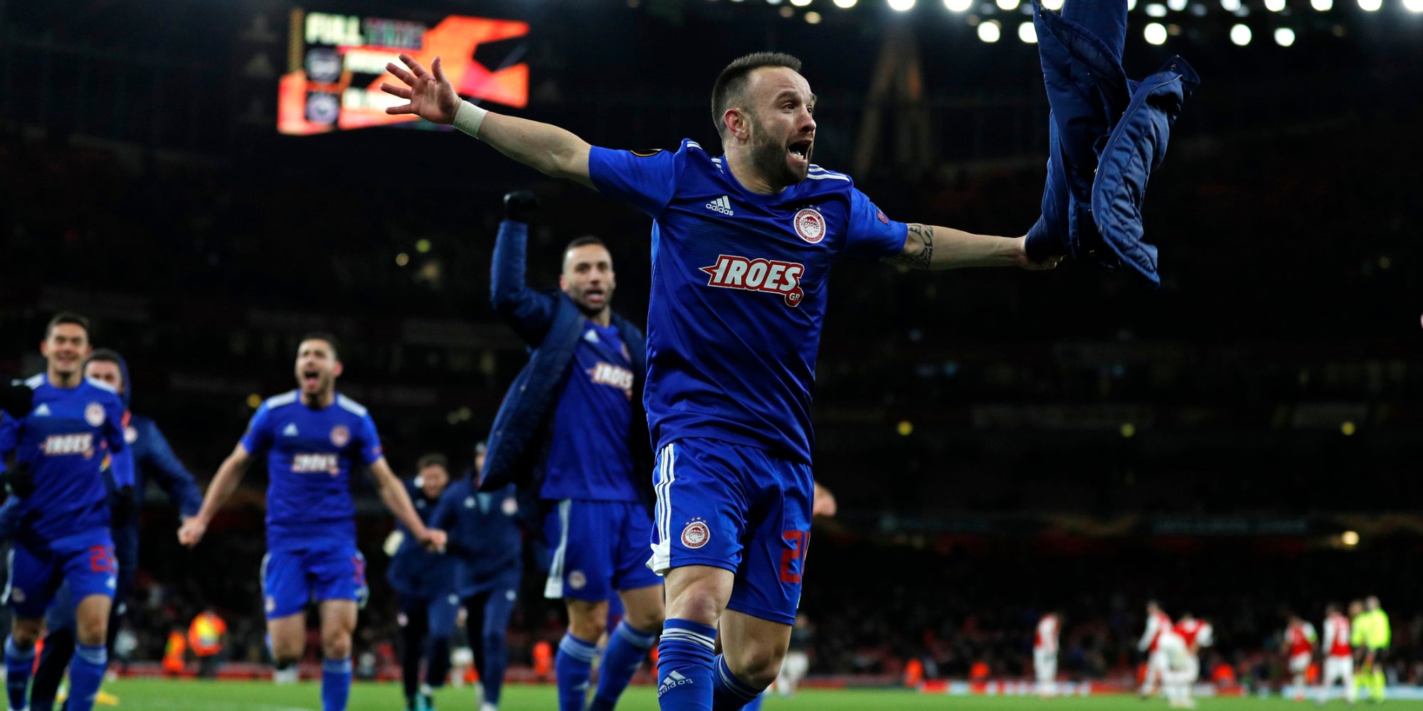 Mathieu Valbuena et les joueurs de l'Olympiakos lors de la victoire en Ligue Europa contre Arsenal, le 27 février 2020 à Londres