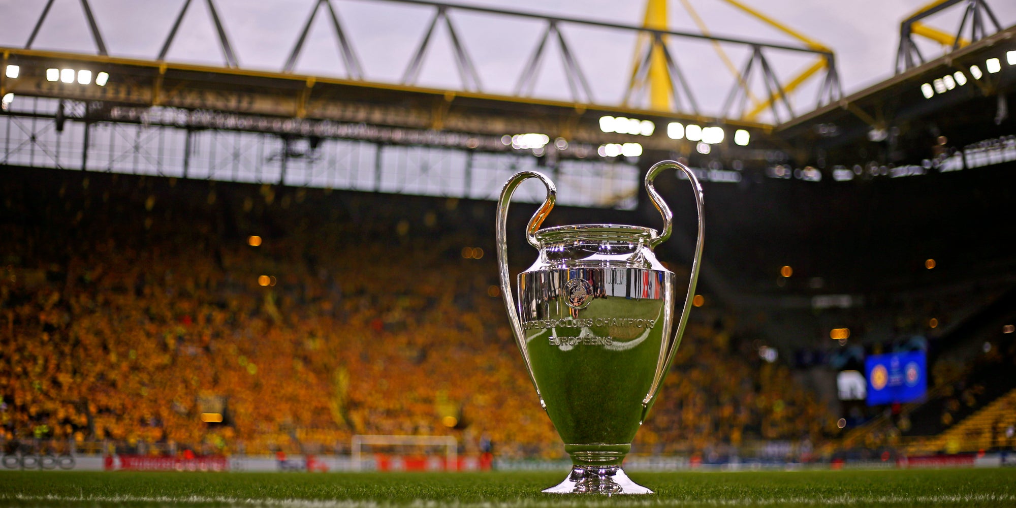 Le trophée de la Ligue des Champions, capturé le 1er mai 2024 au Signal-Iduna-Park de Dortmund.