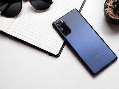 Samsung : un Galaxy S21 FE prévu pour cet été ?